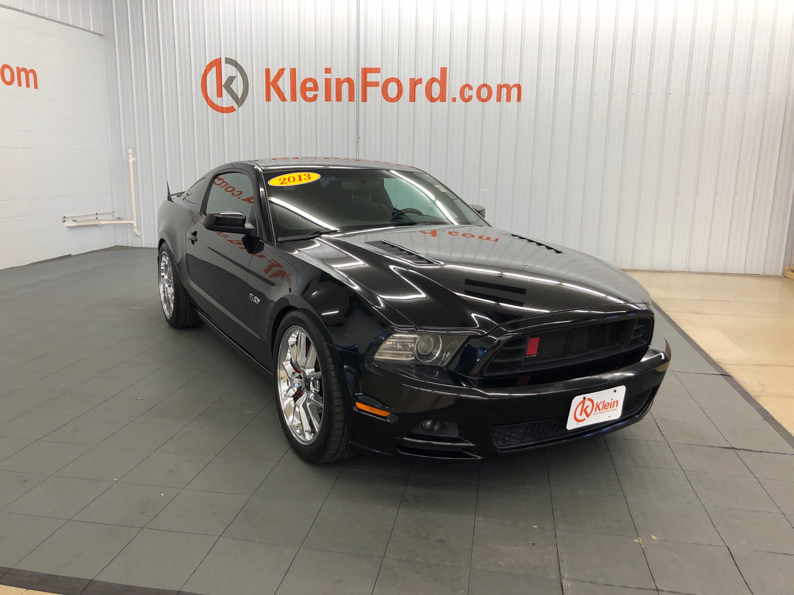 2013 Ford Mustang GT 1