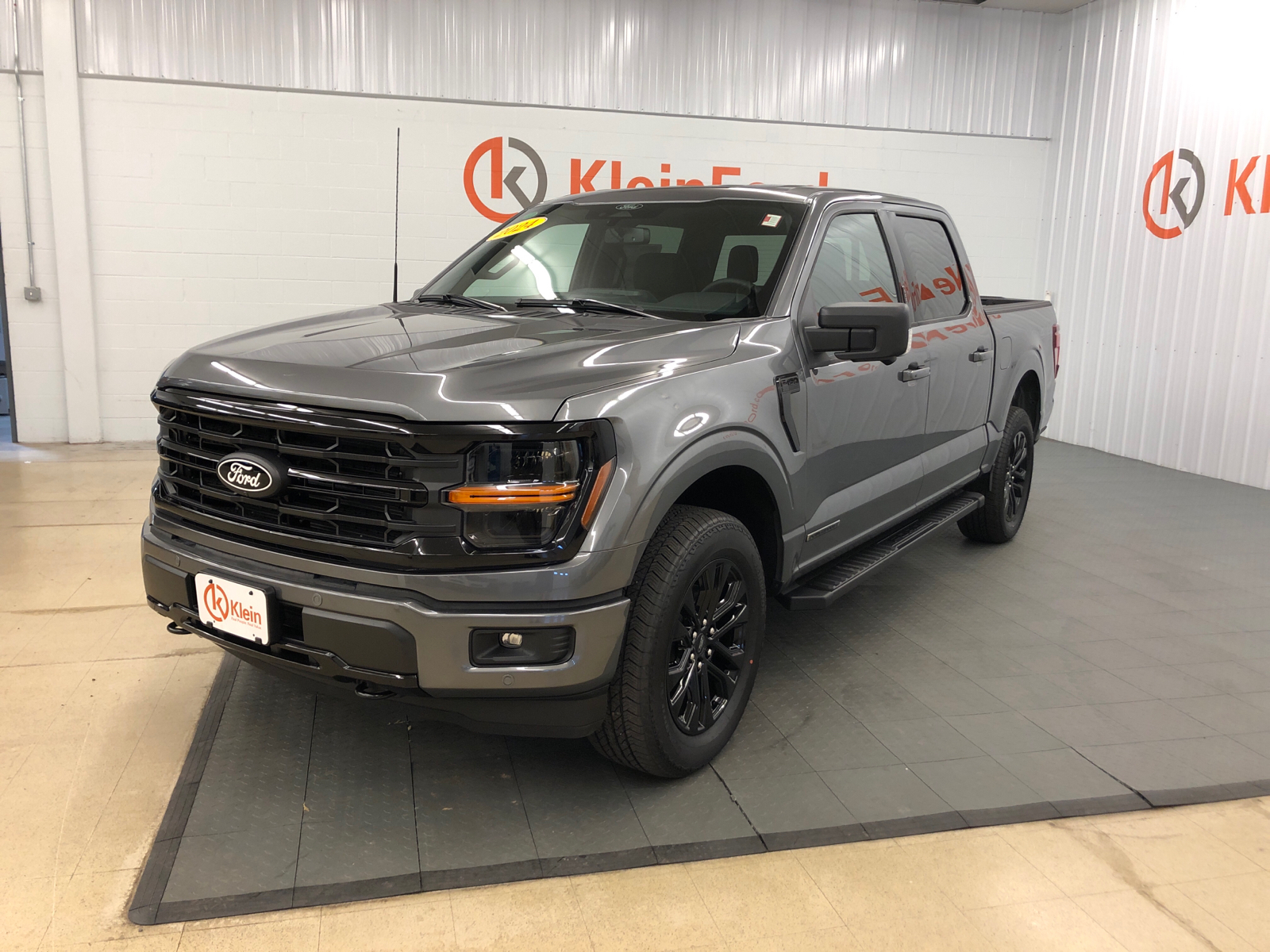 2024 Ford F-150 XLT 4WD SuperCrew 5.5 Box 3