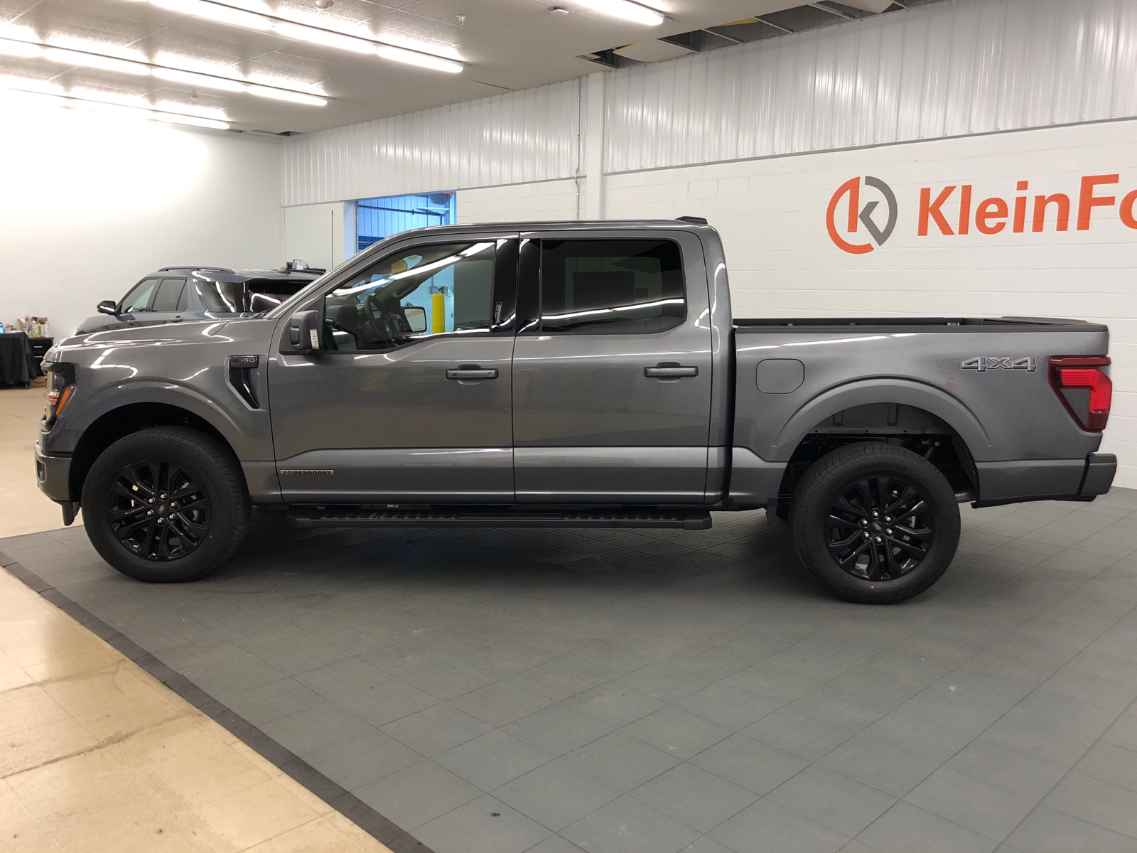 2024 Ford F-150 XLT 4WD SuperCrew 5.5 Box 4