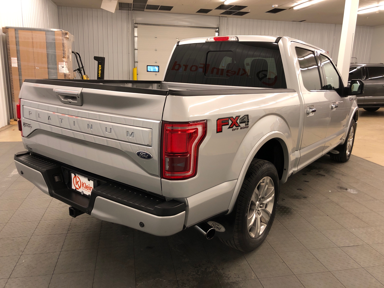 2016 Ford F-150 Platinum 11