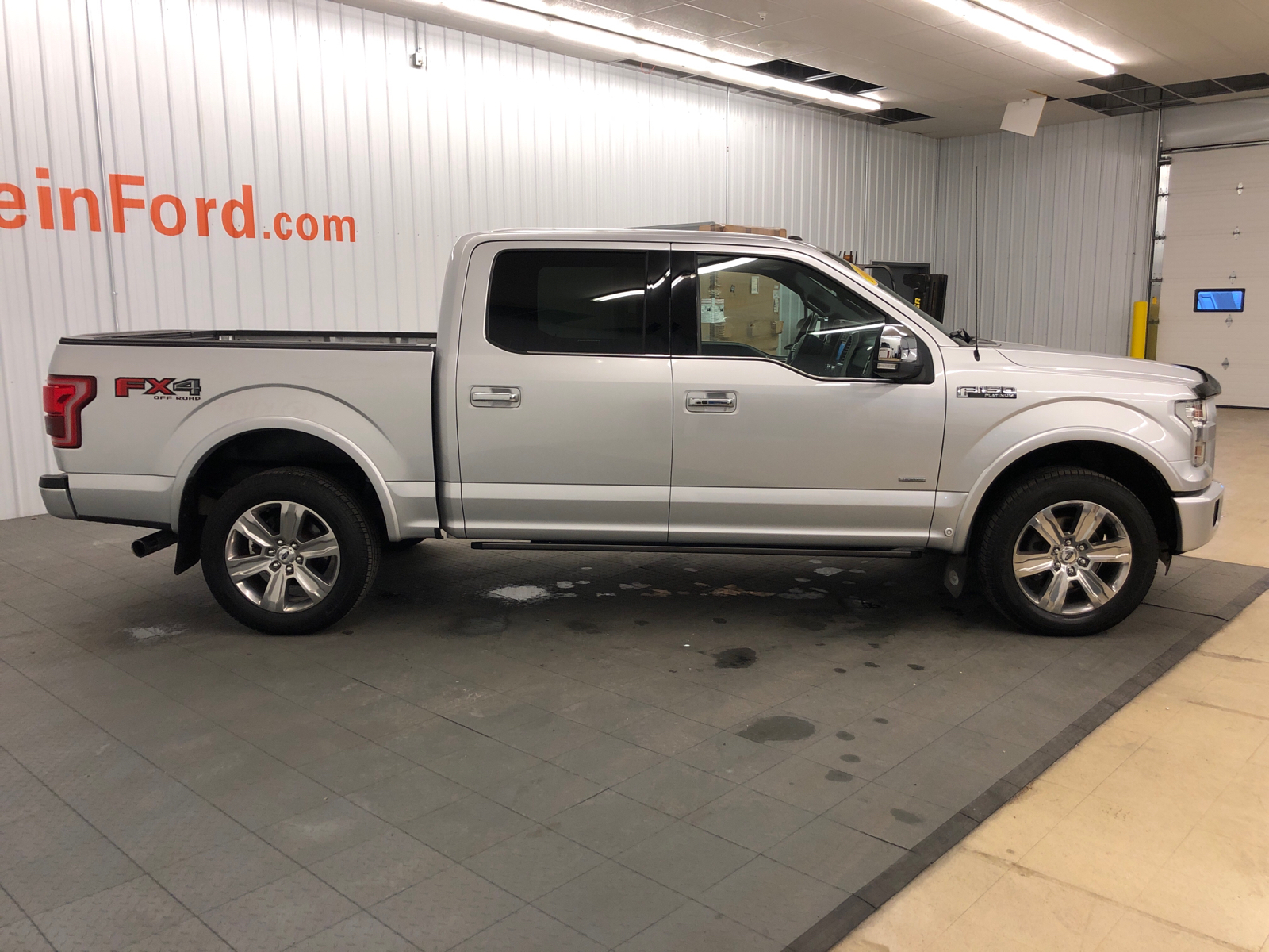 2016 Ford F-150 Platinum 12