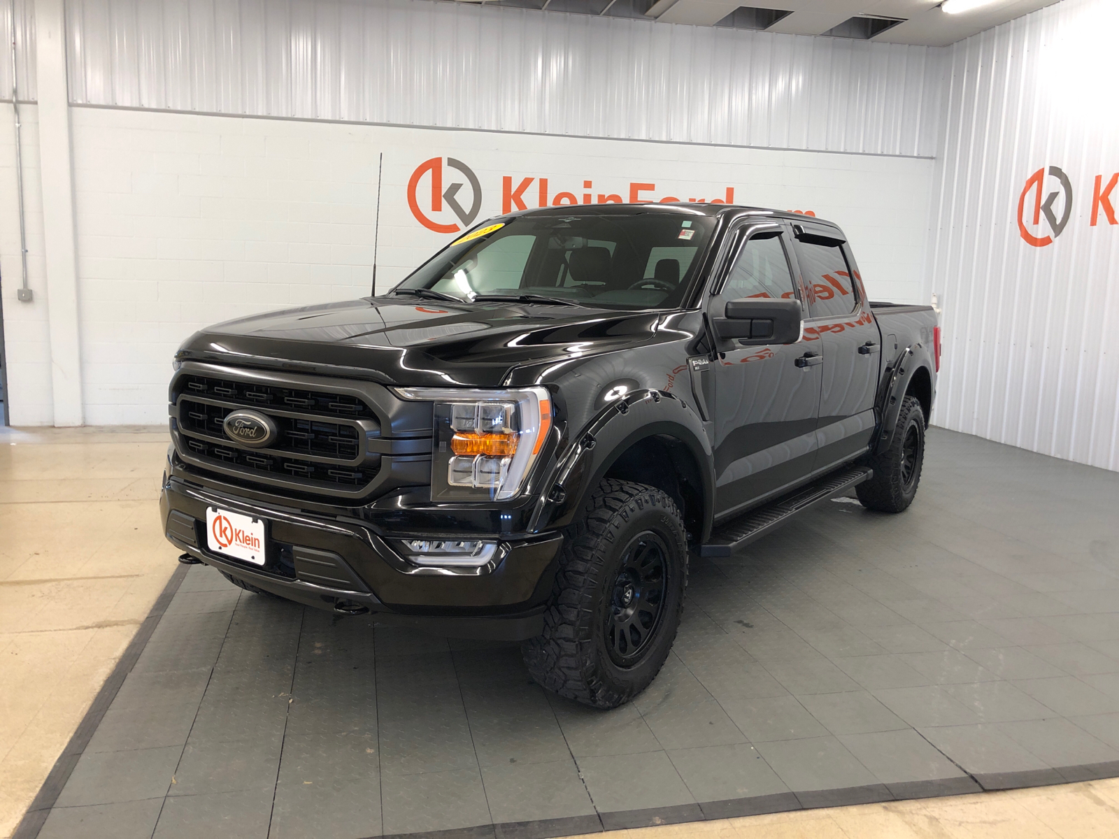 2023 Ford F-150 XLT 4WD SuperCrew 5.5 Box 3