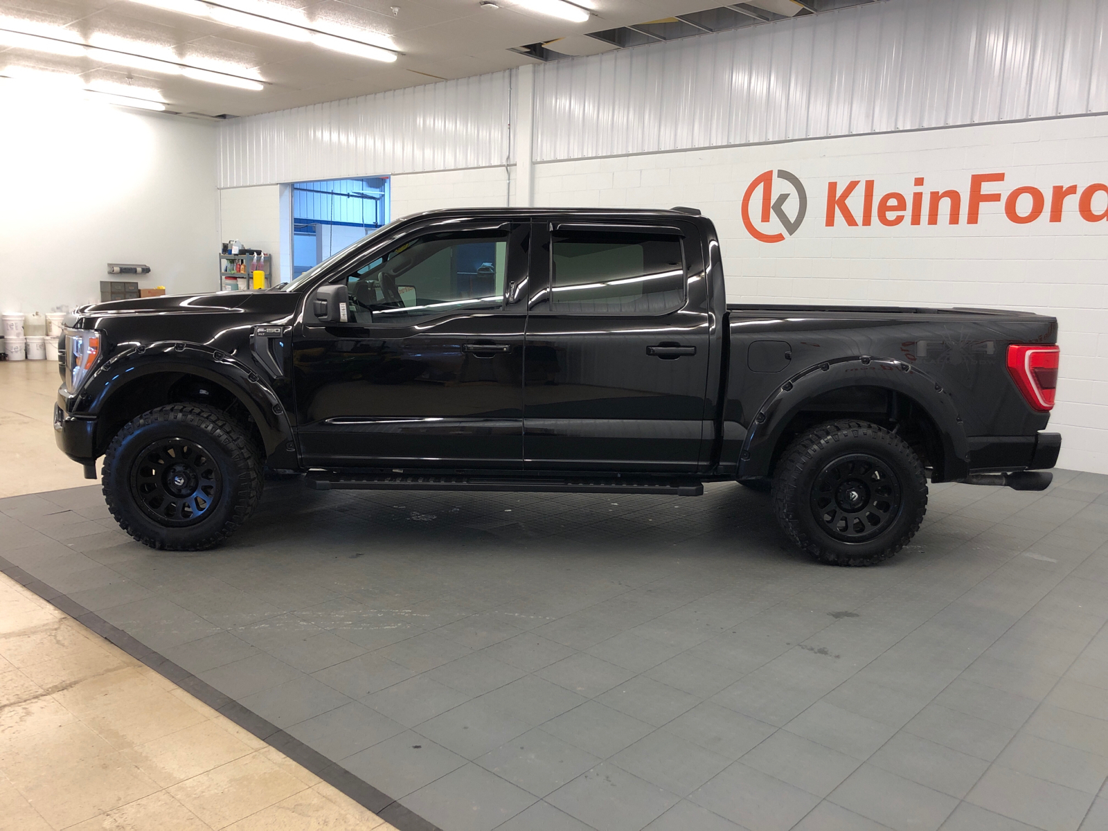 2023 Ford F-150 XLT 4WD SuperCrew 5.5 Box 4