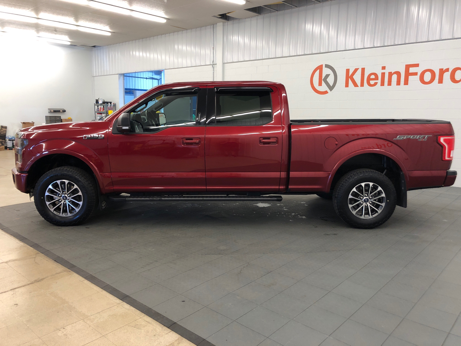 2016 Ford F-150 XLT 4WD SuperCrew 157 4