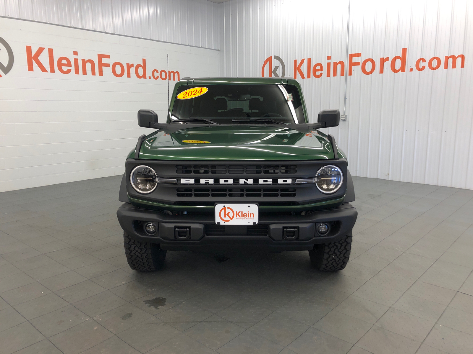 2024 Ford Bronco Black Diamond 2