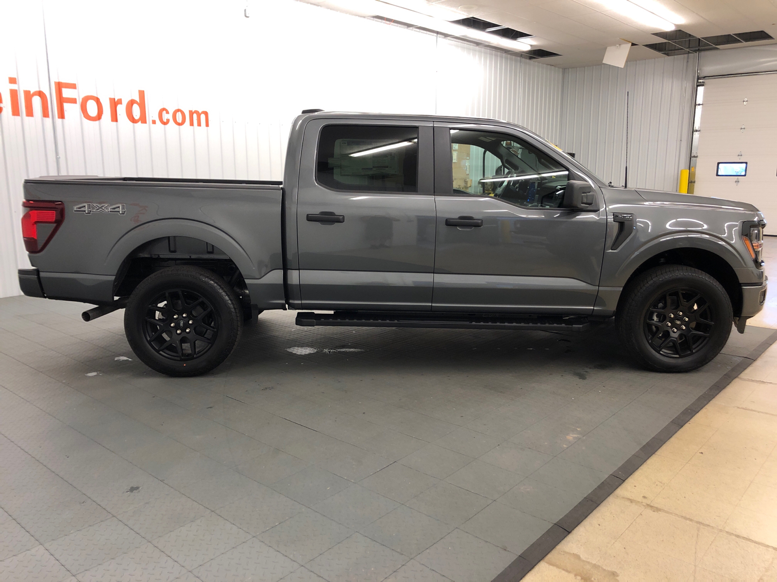 2024 Ford F-150 STX 4WD SuperCrew 5.5 Box 11