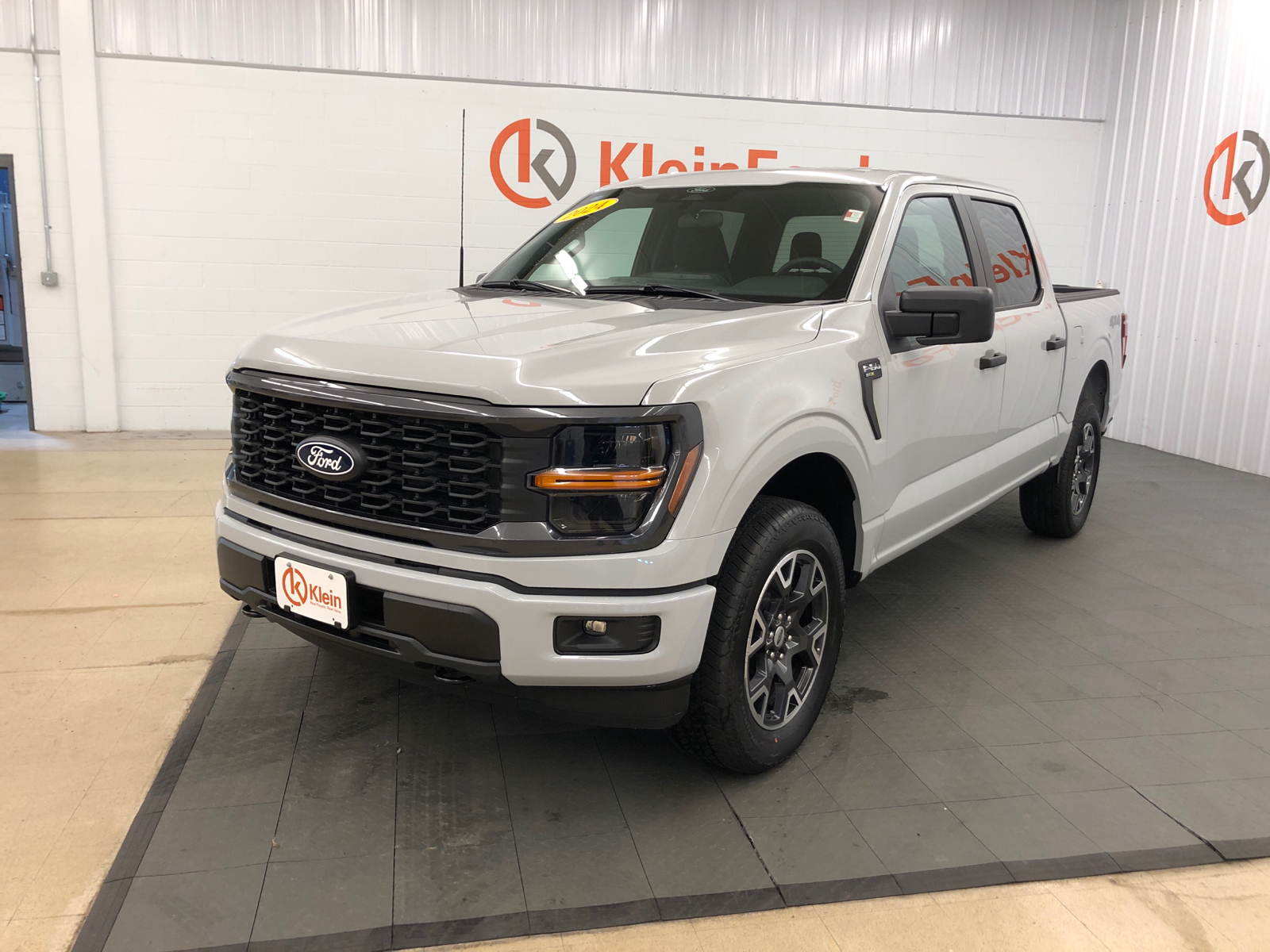 2024 Ford F-150 STX 4WD SuperCrew 5.5 Box 3