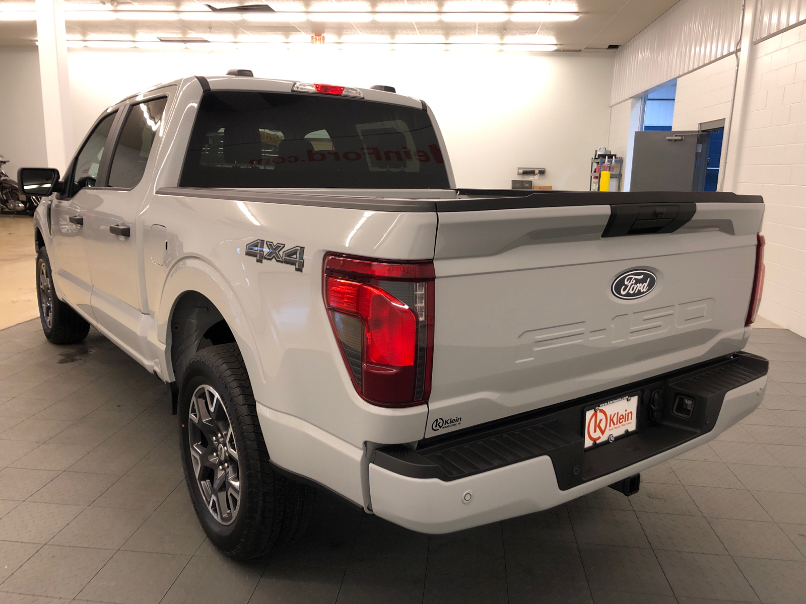 2024 Ford F-150 STX 4WD SuperCrew 5.5 Box 6