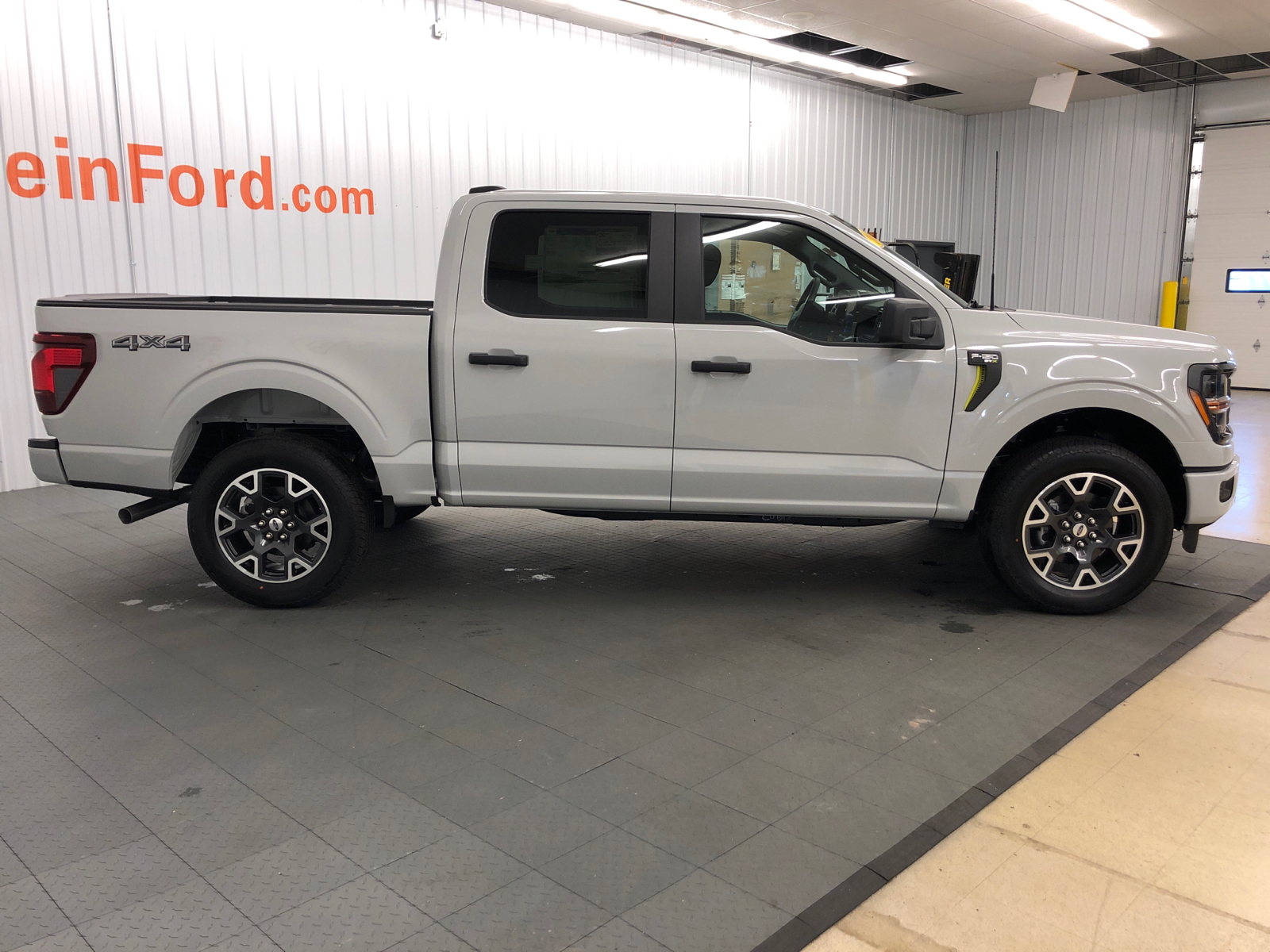 2024 Ford F-150 STX 4WD SuperCrew 5.5 Box 11