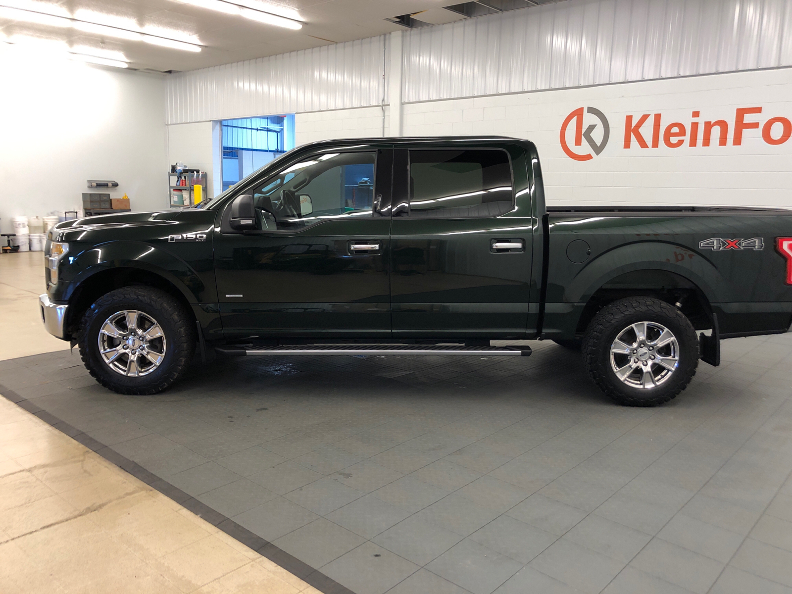 2015 Ford F-150 XLT 4WD SuperCrew 145 4