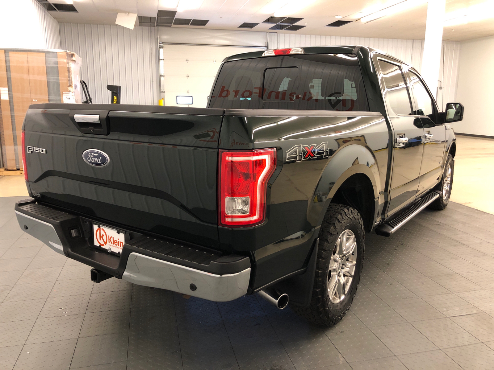 2015 Ford F-150 XLT 4WD SuperCrew 145 11