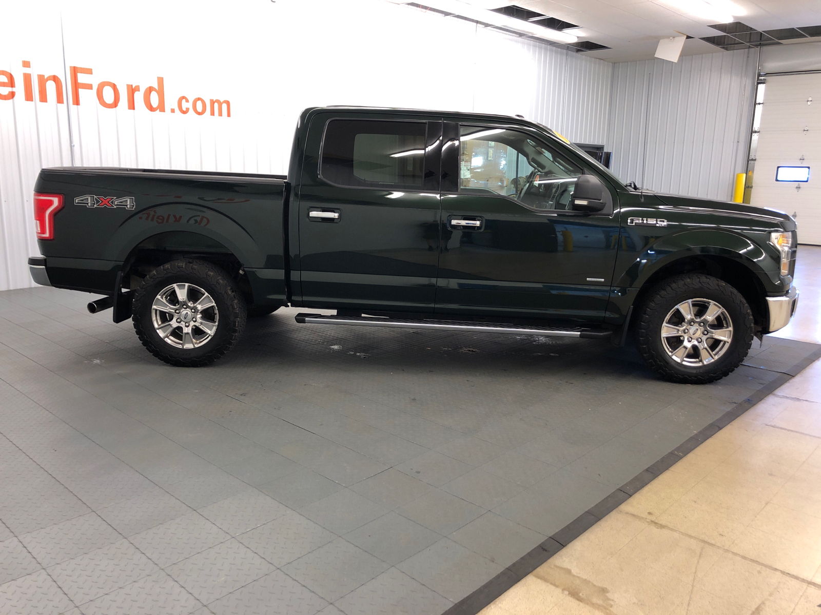 2015 Ford F-150 XLT 4WD SuperCrew 145 12