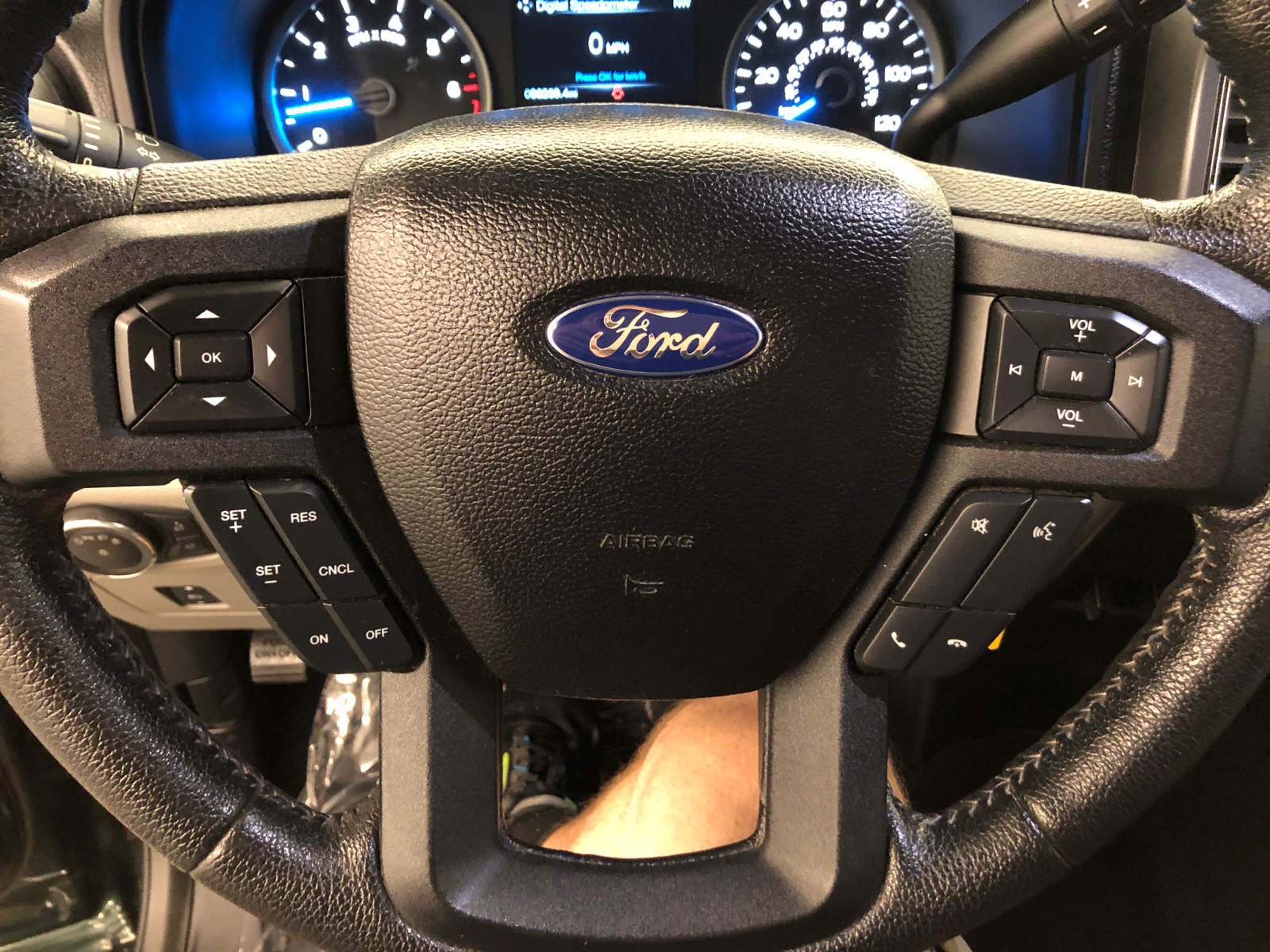 2015 Ford F-150 XLT 4WD SuperCrew 145 18