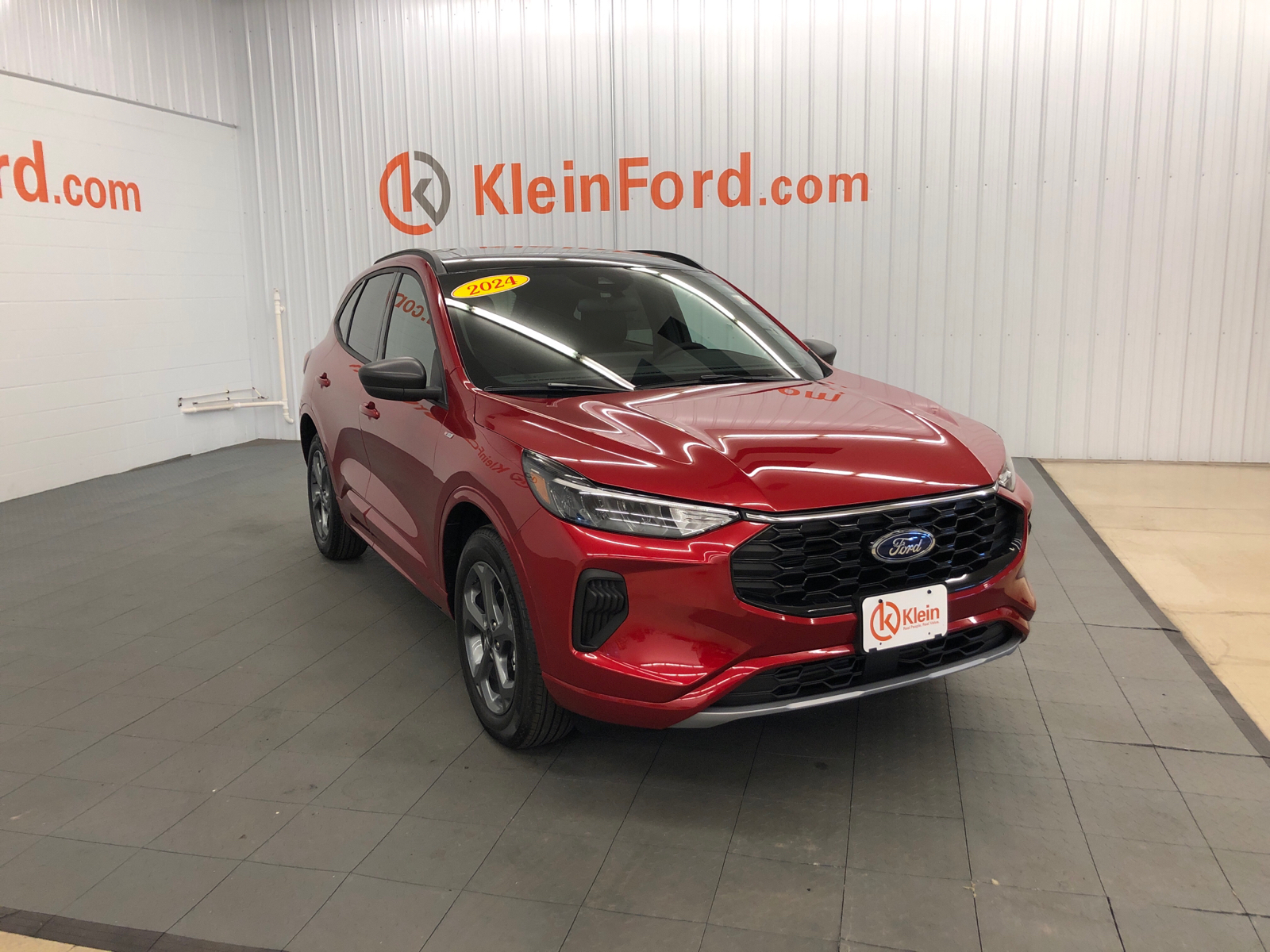 2024 Ford Escape ST-Line 1