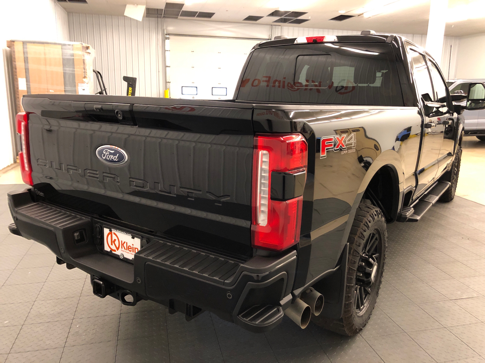 2023 Ford Super Duty F-350 SRW LARIAT 4WD Crew Cab 6.75 Box 11