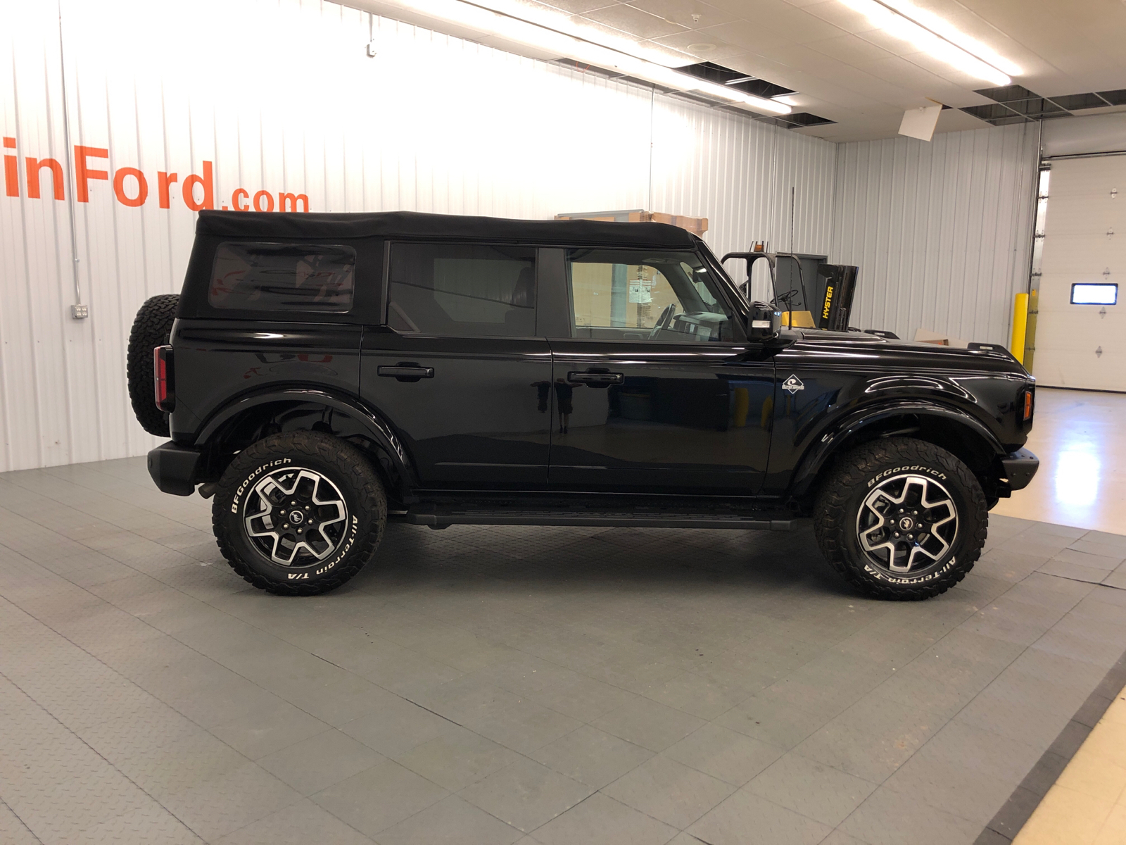 2022 Ford Bronco Outer Banks 11