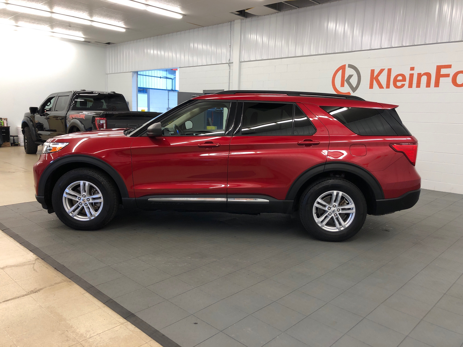 2021 Ford Explorer XLT 4