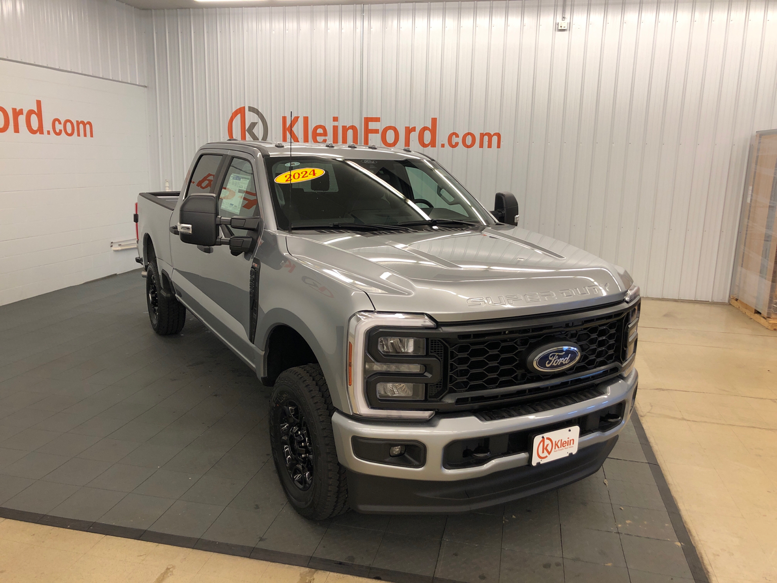 2024 Ford Super Duty F-250 SRW XL 4WD Crew Cab 6.75 Box 1