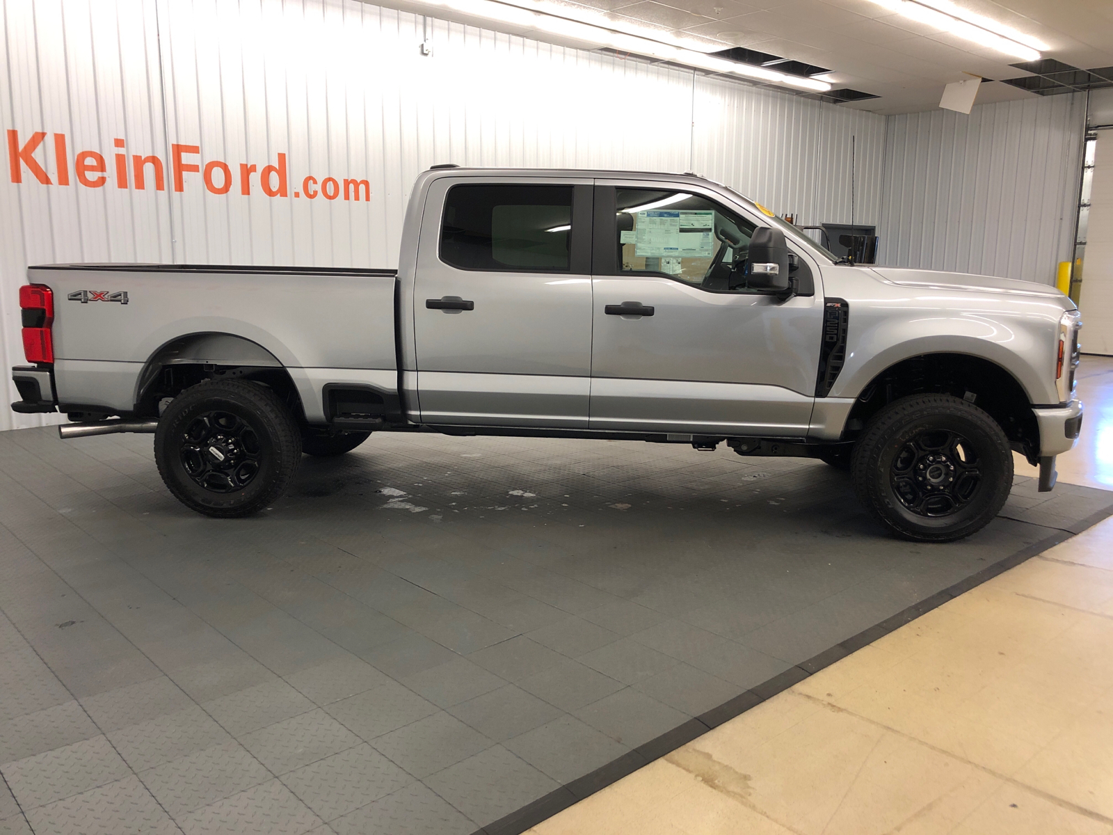 2024 Ford Super Duty F-250 SRW XL 4WD Crew Cab 6.75 Box 12