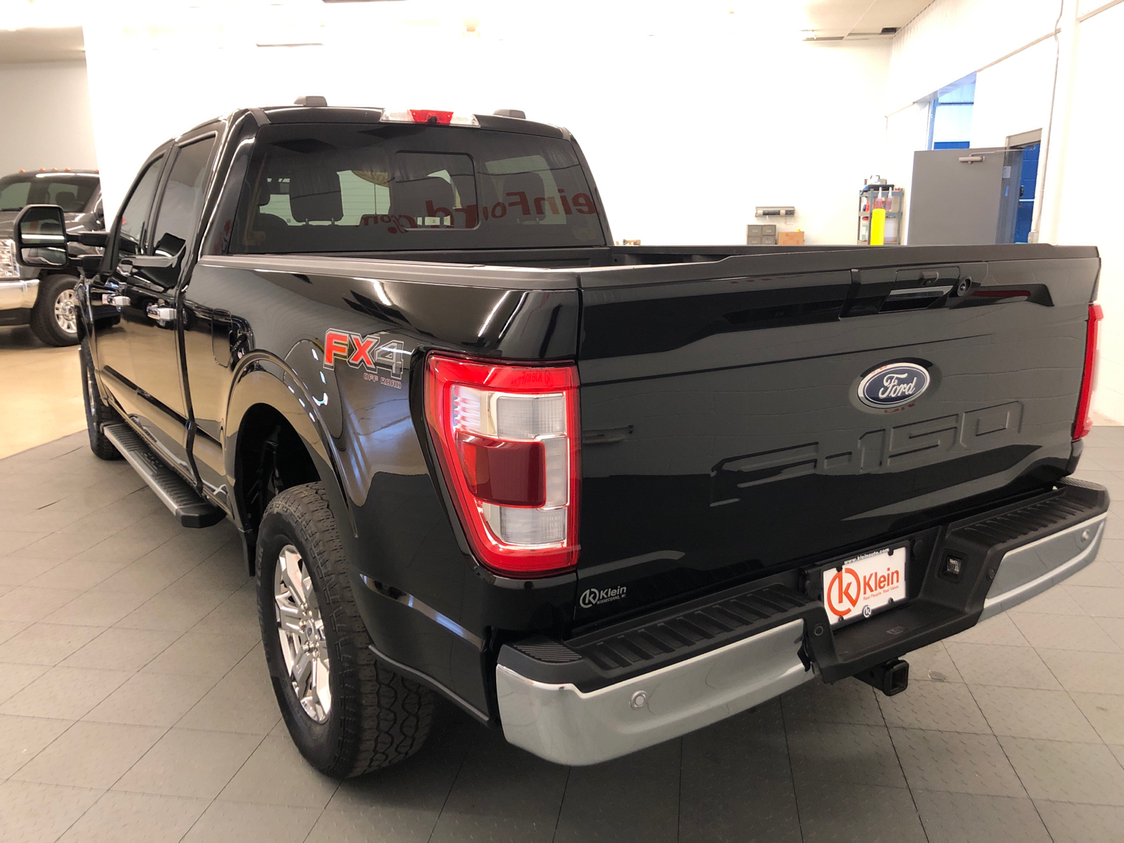 2022 Ford F-150 LARIAT 4WD SuperCrew 6.5 Box 6