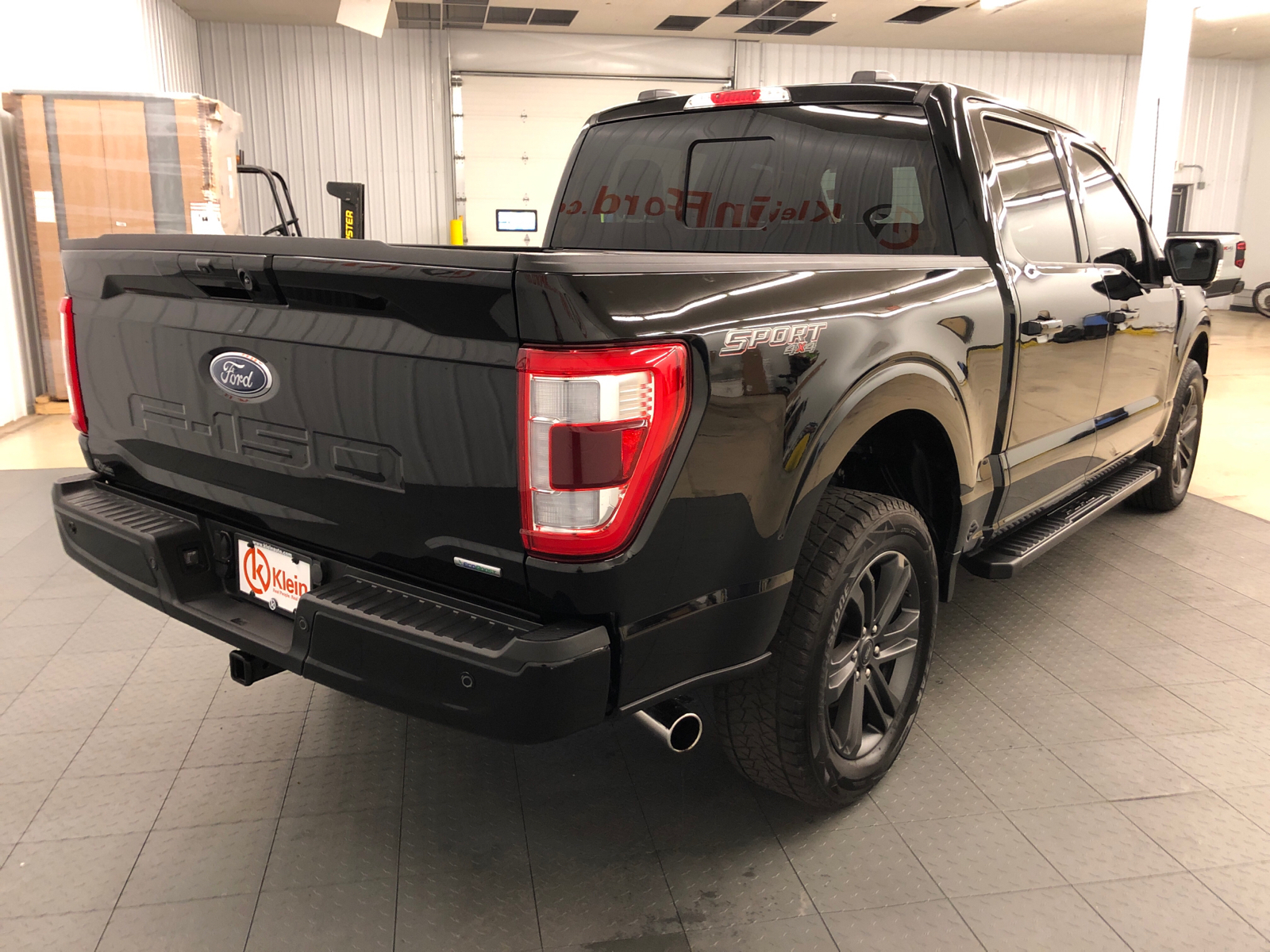 2023 Ford F-150 LARIAT 4WD SuperCrew 5.5 Box 11