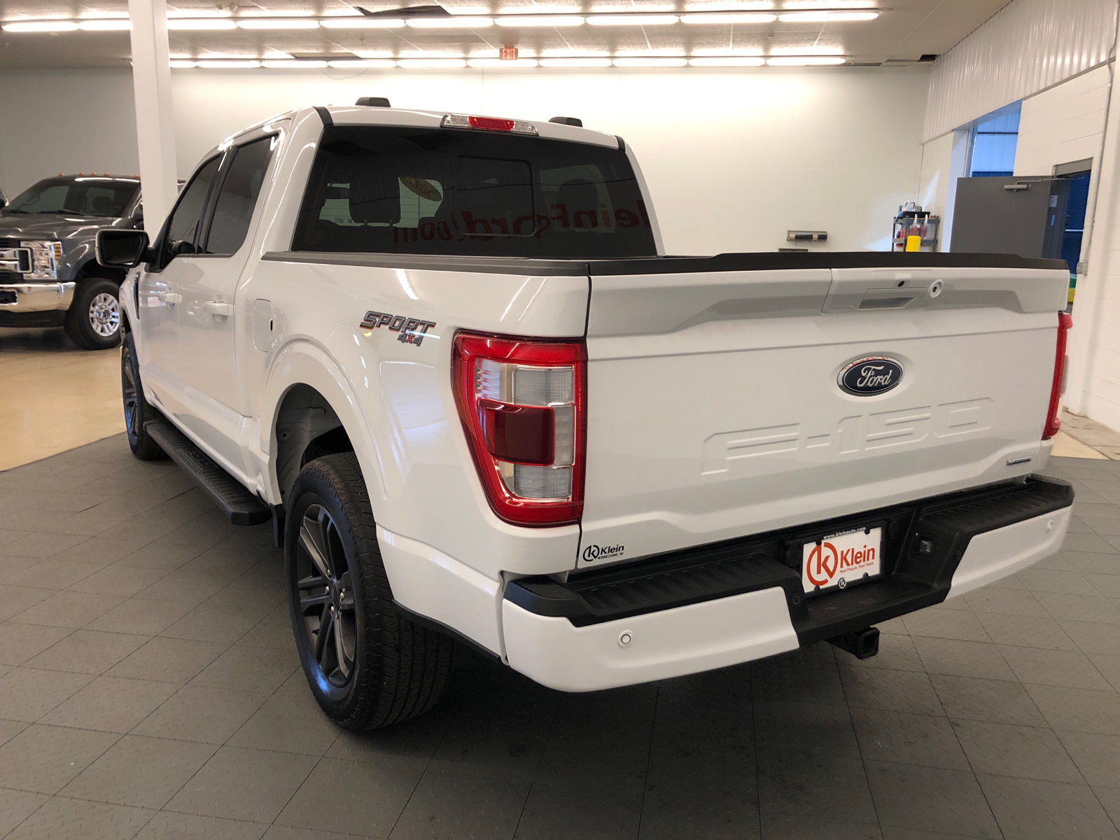 2022 Ford F-150 LARIAT 4WD SuperCrew 5.5 Box 6