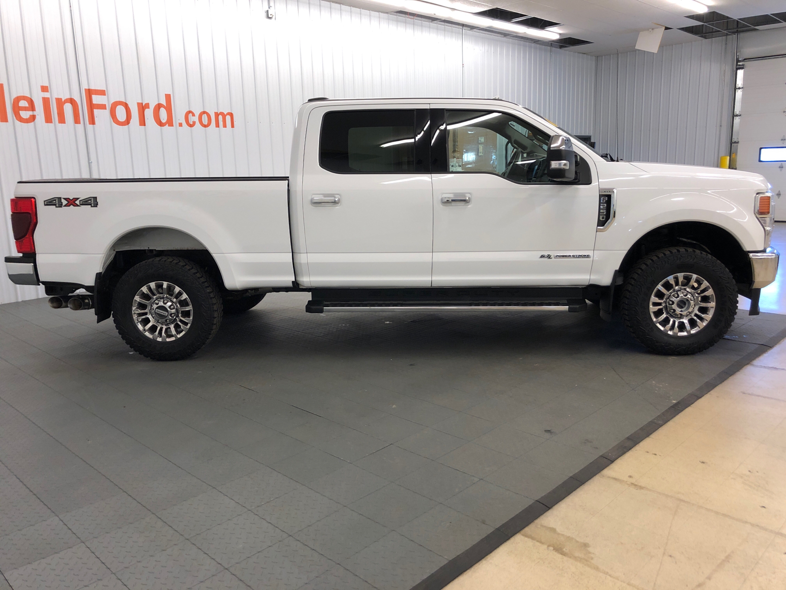 2022 Ford Super Duty F-250 SRW XLT 4WD Crew Cab 6.75 Box 12