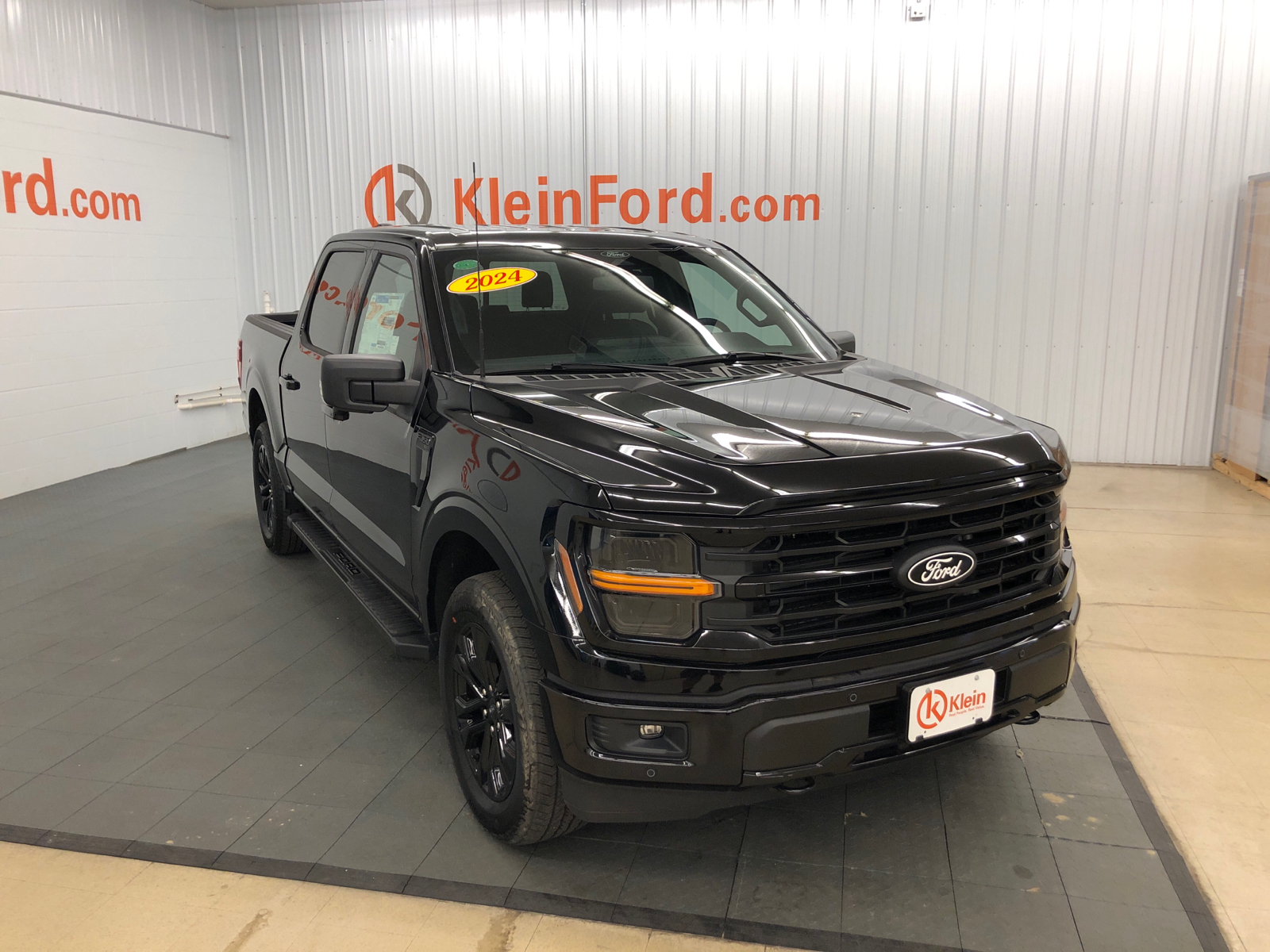 2024 Ford F-150 XLT 4WD SuperCrew 5.5 Box 1