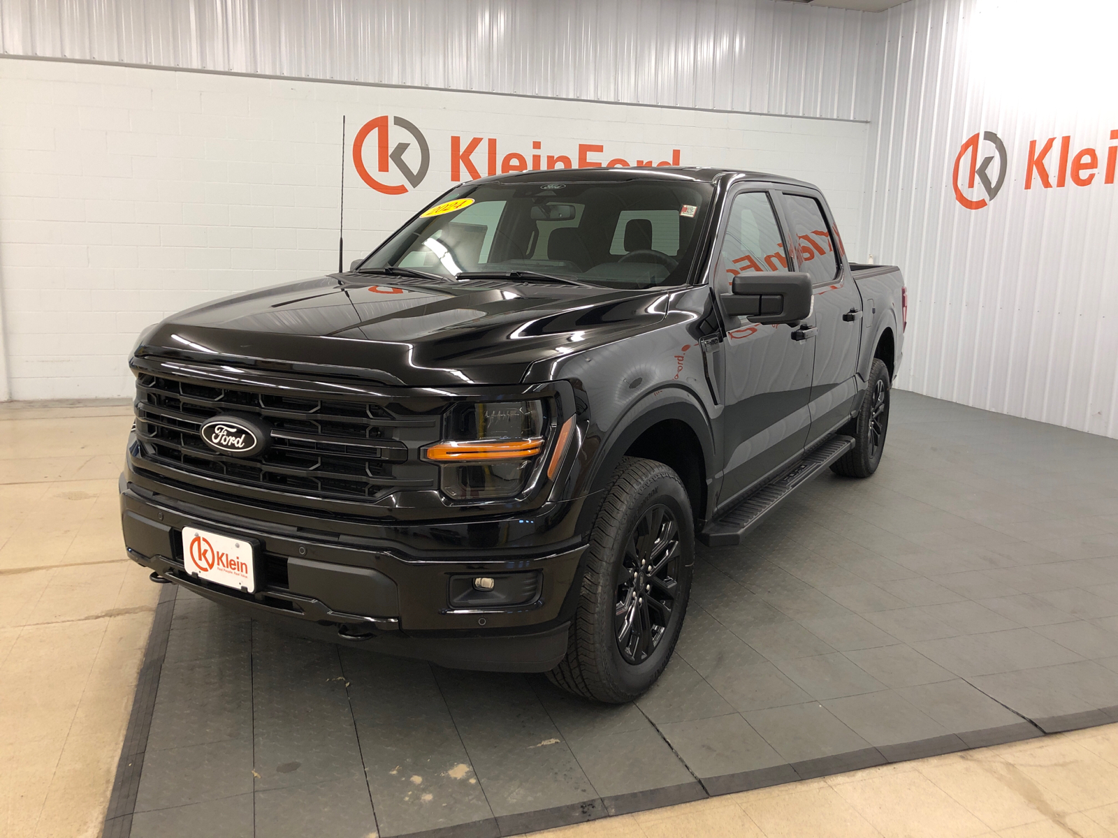 2024 Ford F-150 XLT 4WD SuperCrew 5.5 Box 3