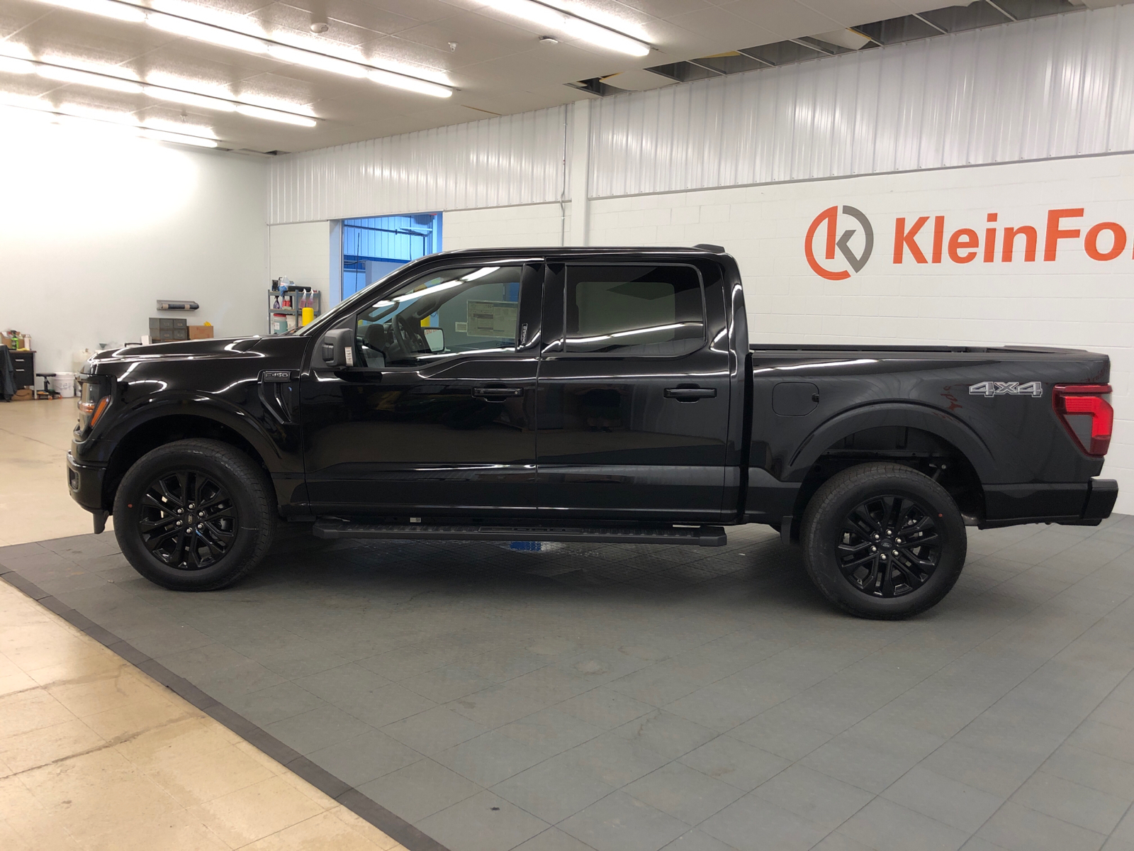 2024 Ford F-150 XLT 4WD SuperCrew 5.5 Box 4