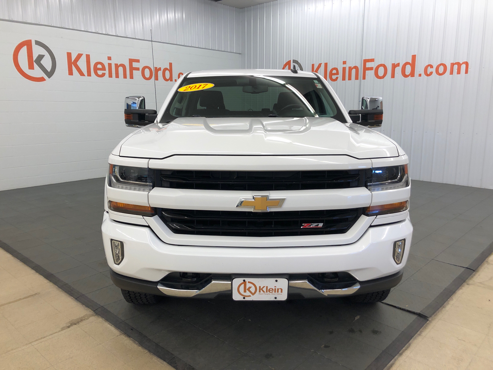 2017 Chevrolet Silverado 1500 LT 2