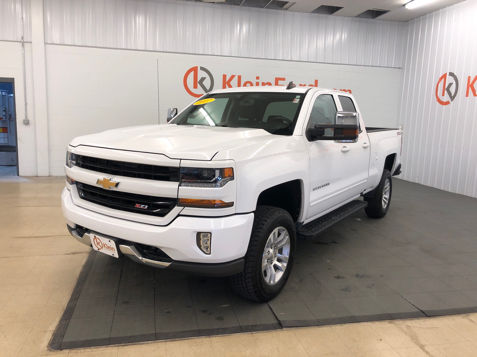 2017 Chevrolet Silverado 1500 LT 3