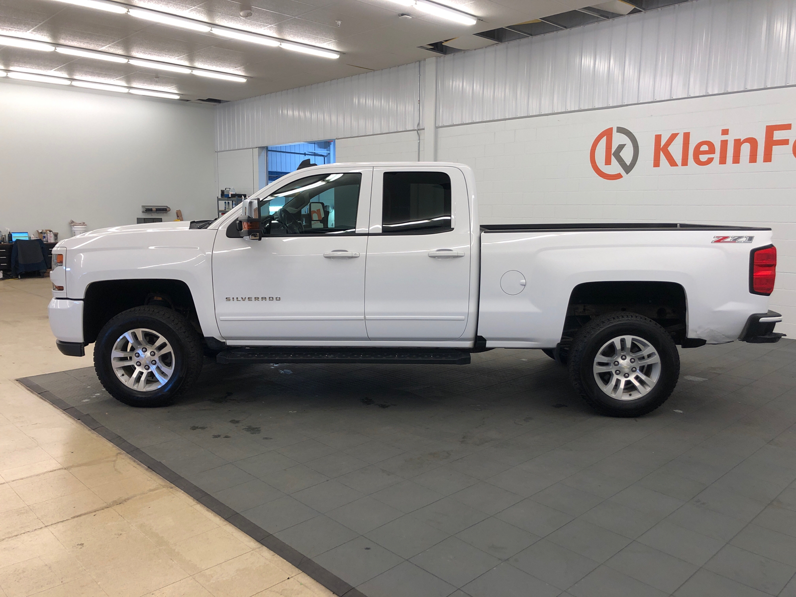 2017 Chevrolet Silverado 1500 LT 4