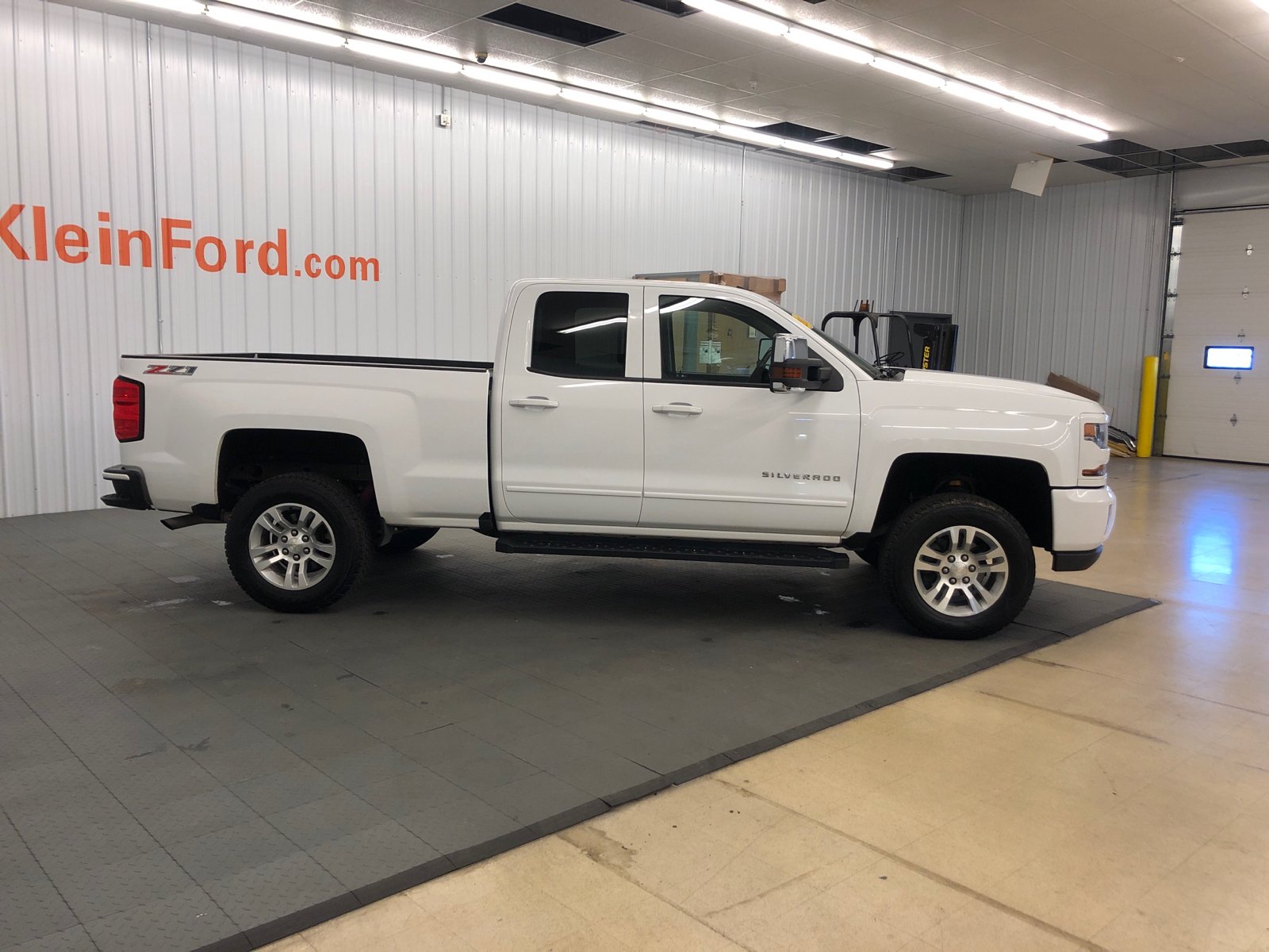 2017 Chevrolet Silverado 1500 LT 11