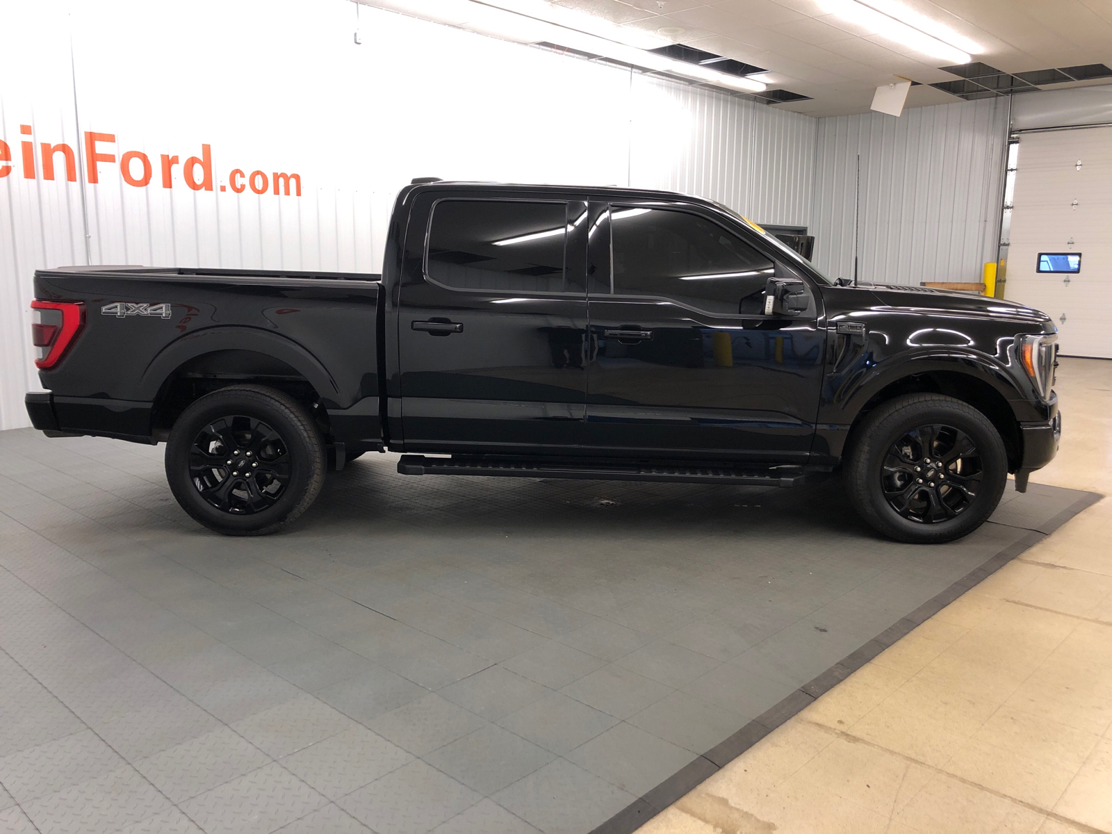 2023 Ford F-150 Lariat 12