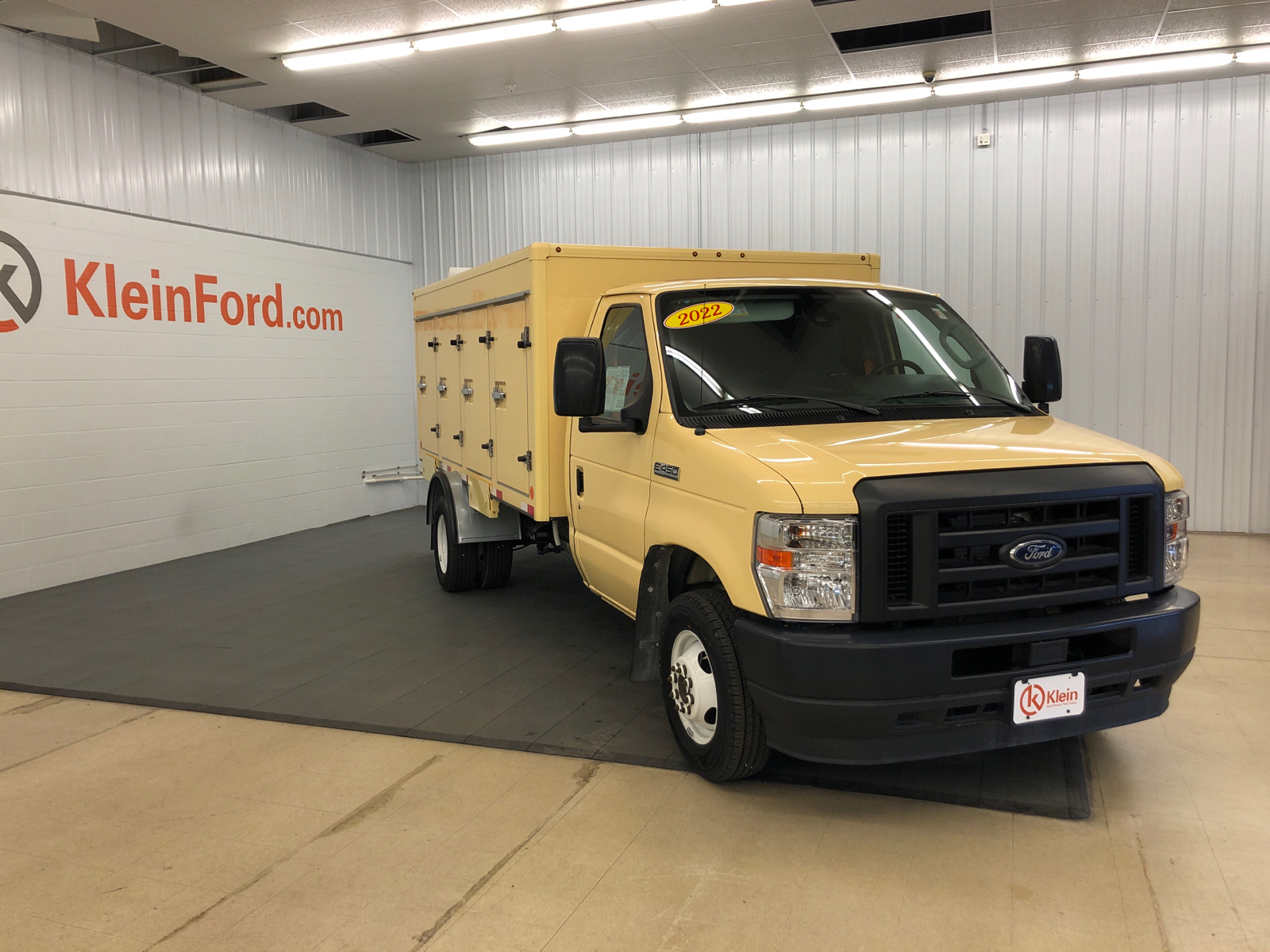 2022 Ford E-450SD Base 1