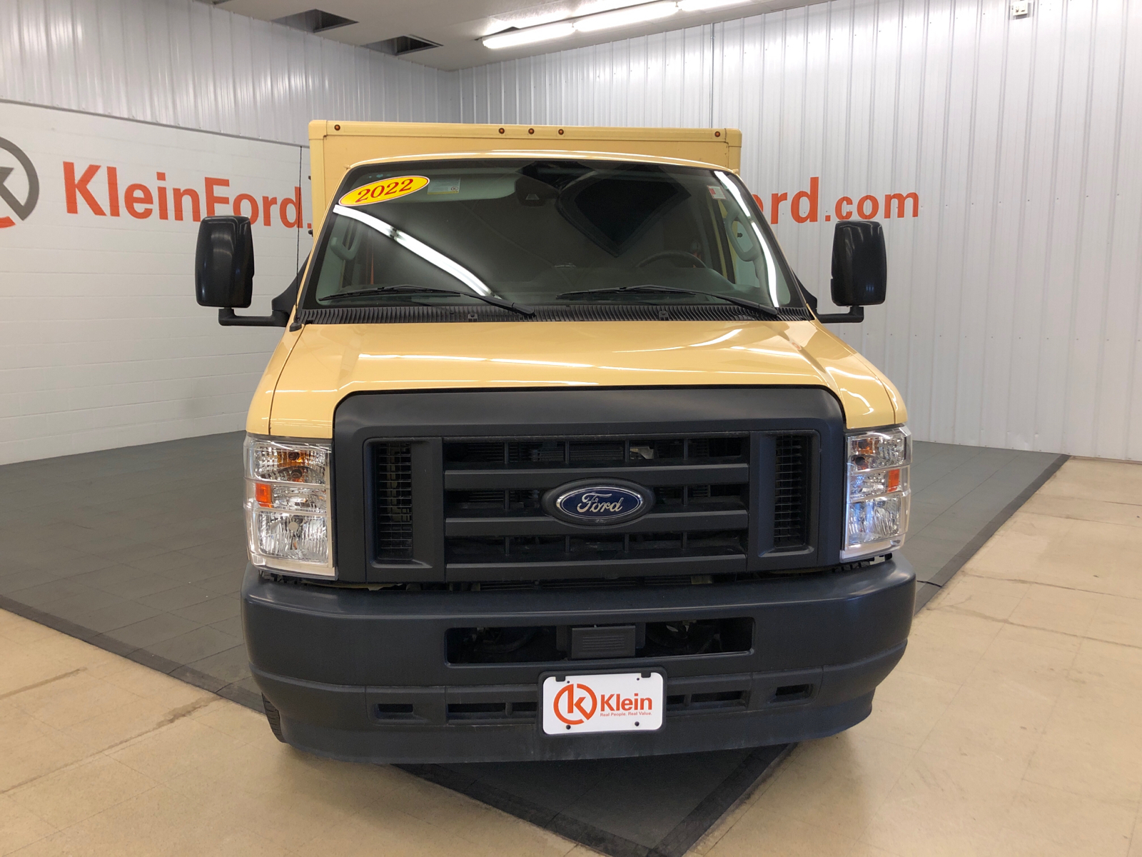 2022 Ford E-450SD Base 2