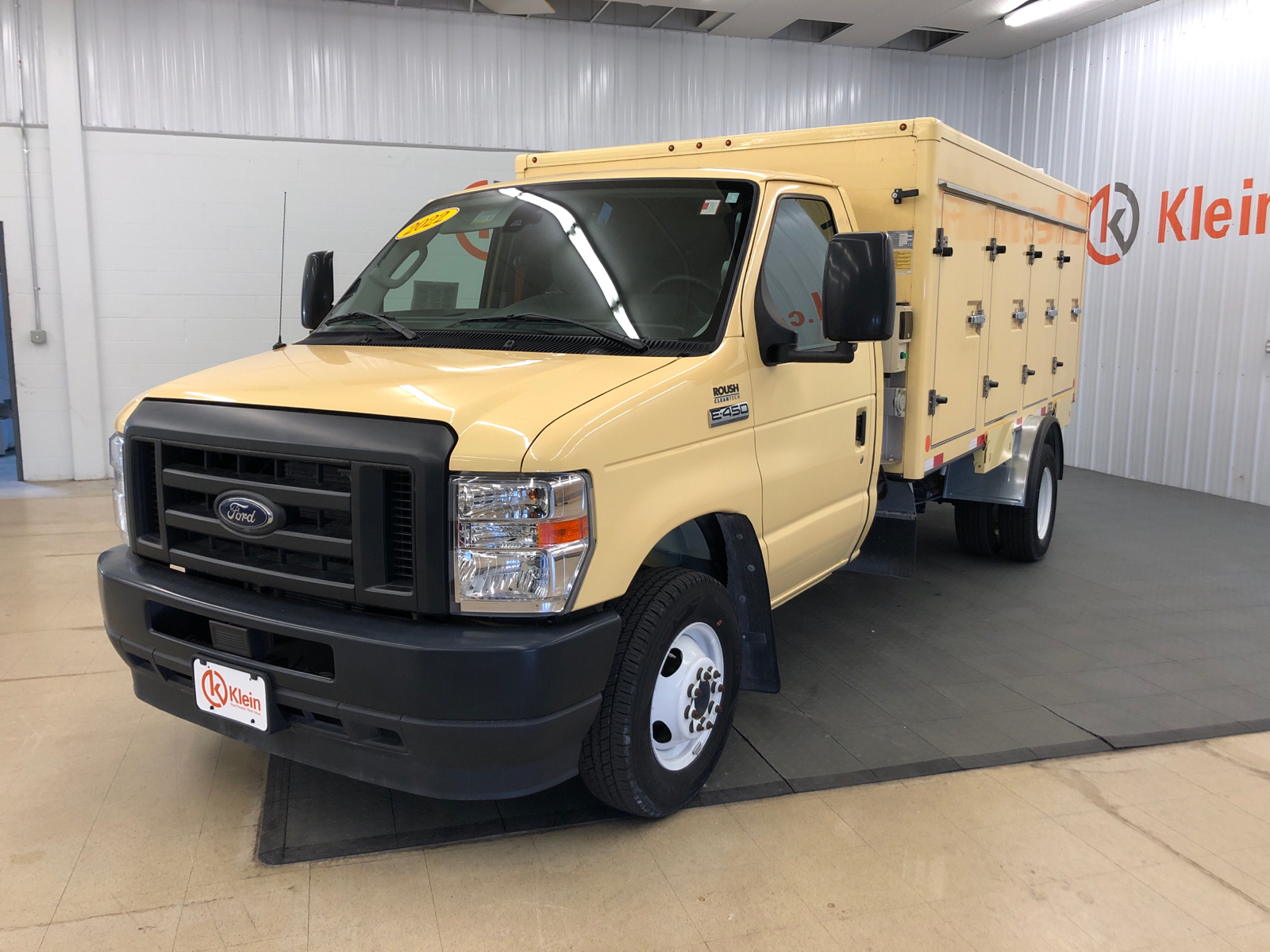 2022 Ford E-450SD Base 3