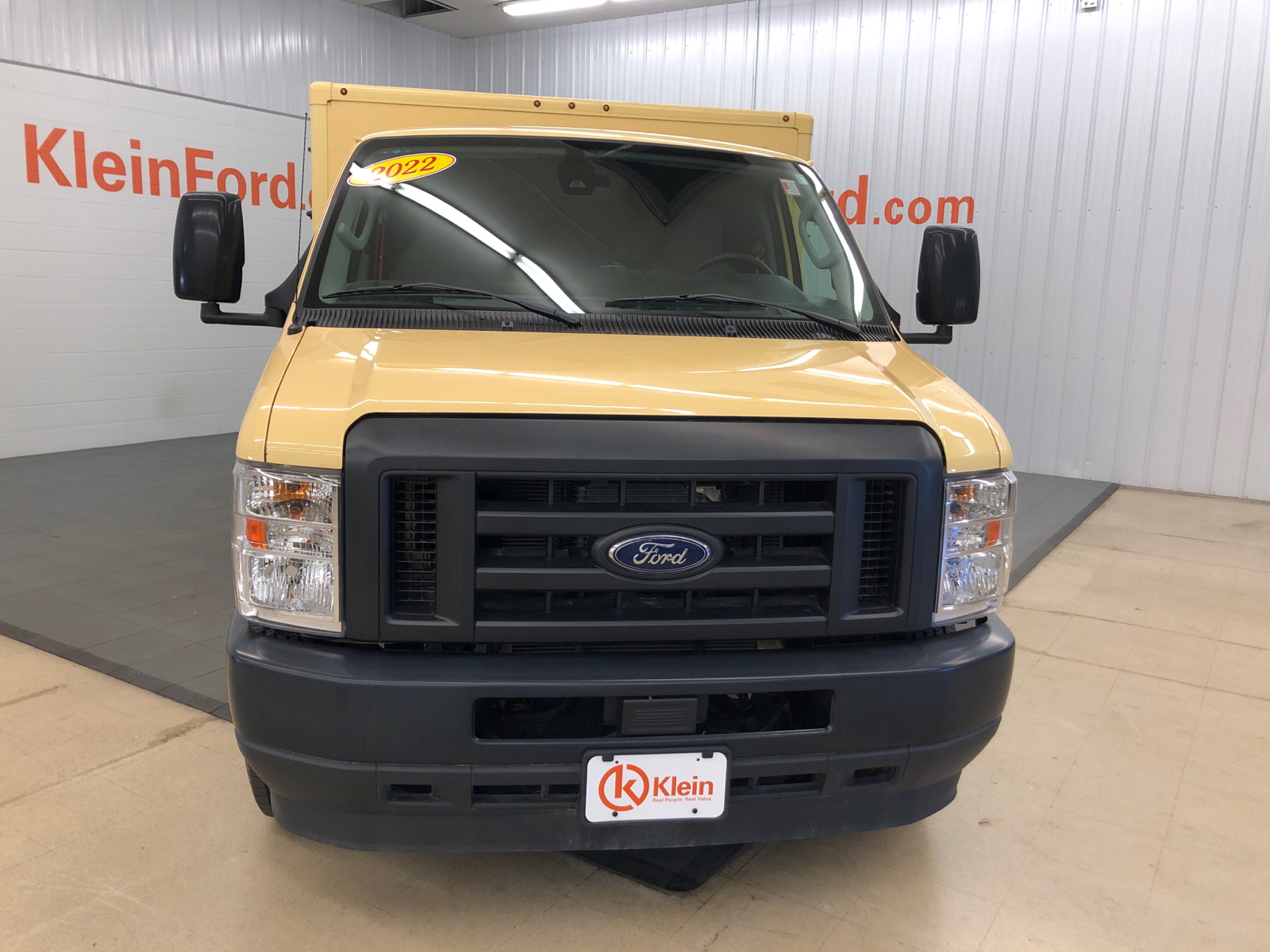 2022 Ford E450  2