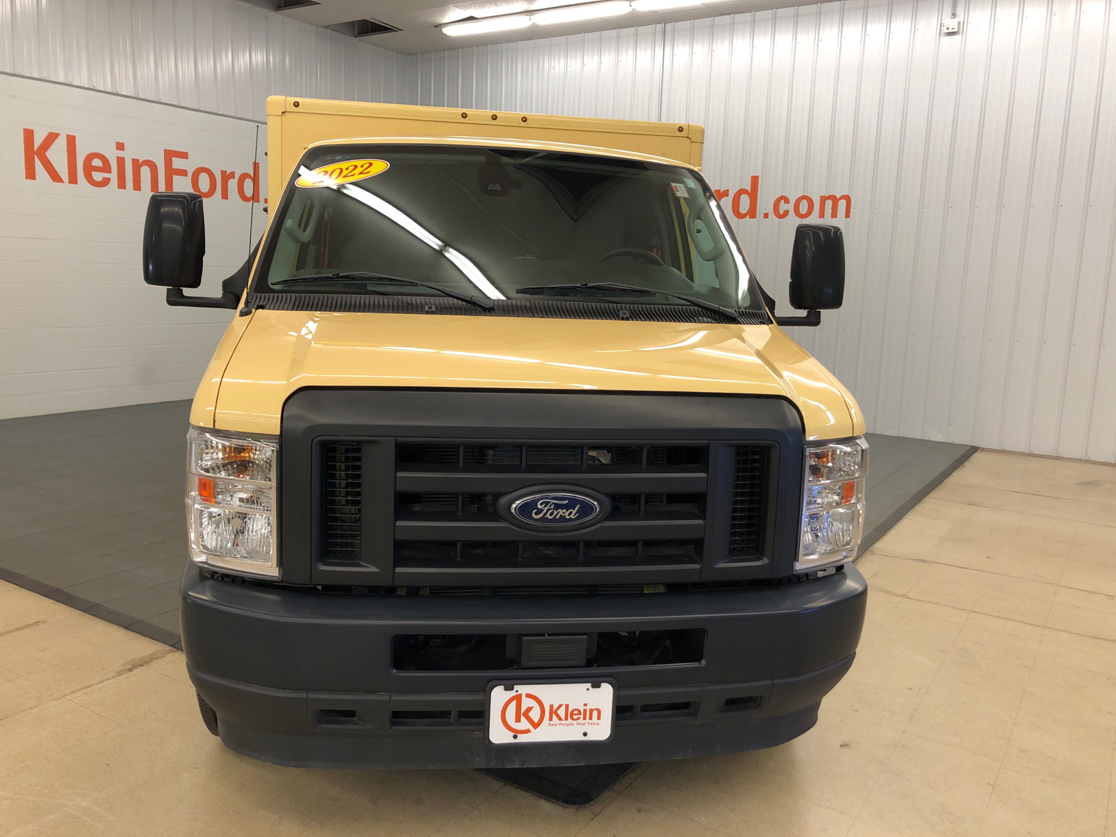 2022 Ford E-450SD Base 2