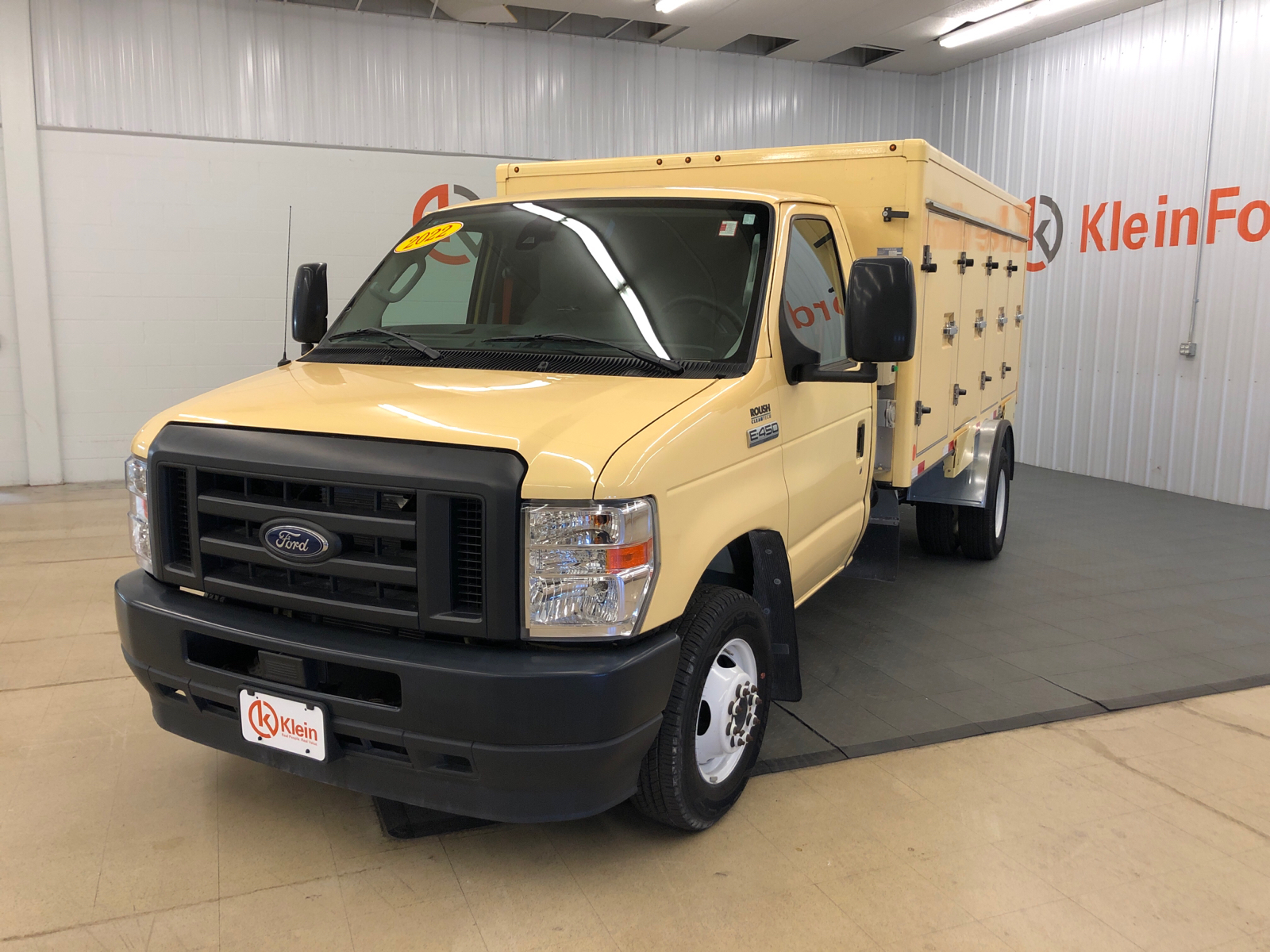 2022 Ford E-450SD Base 3