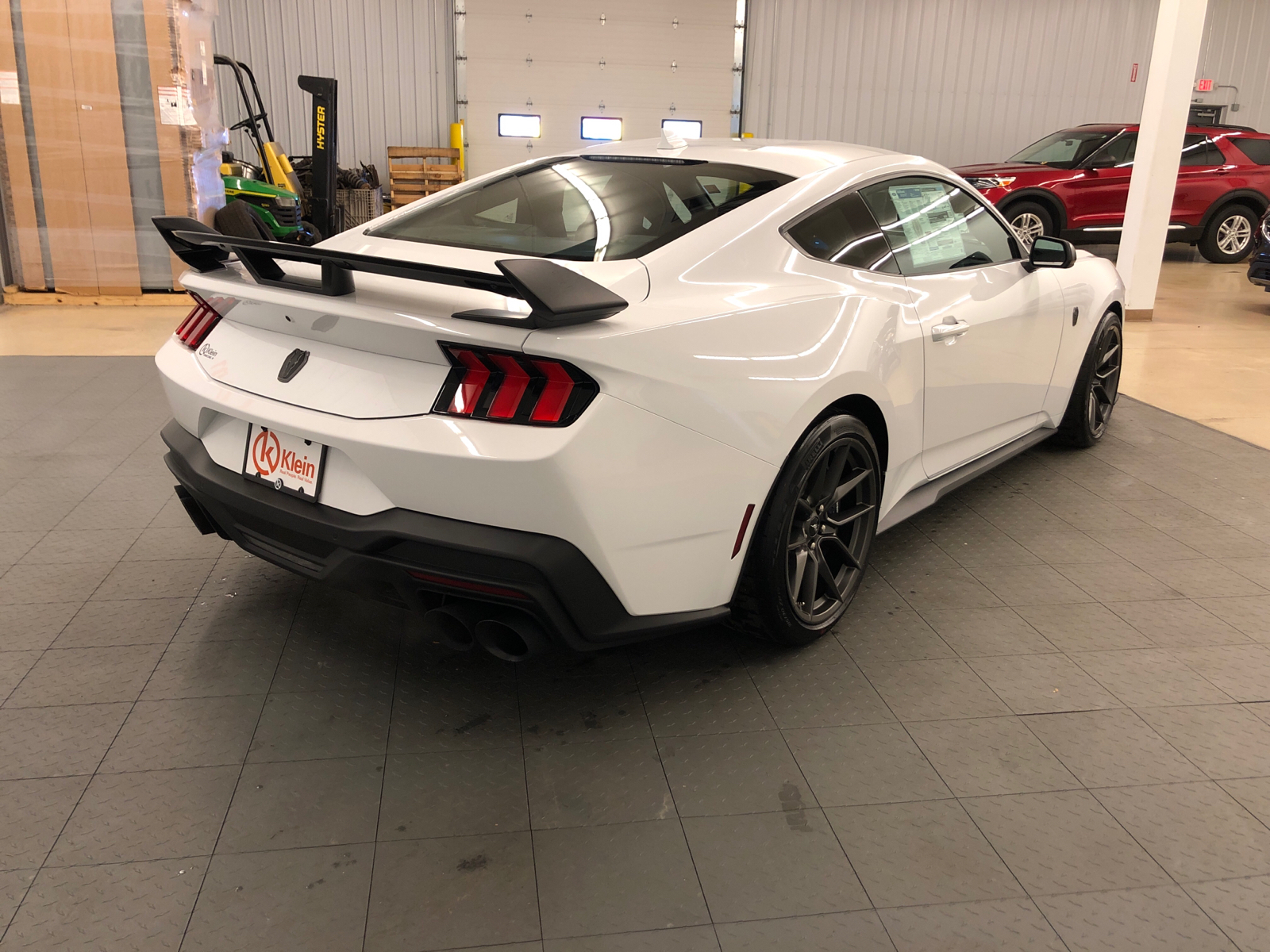 2024 Ford Mustang Dark Horse 9