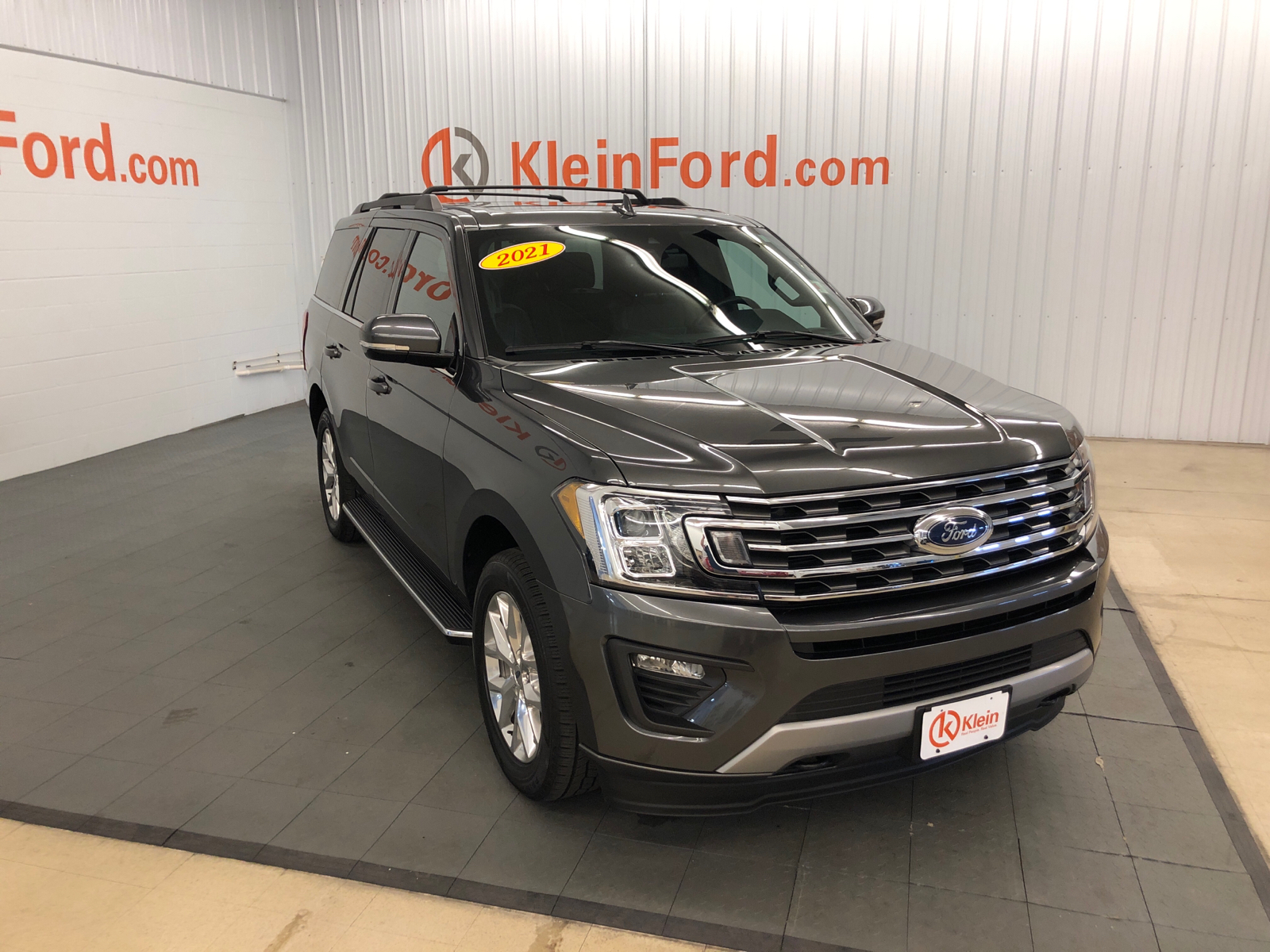 2021 Ford Expedition XLT 1