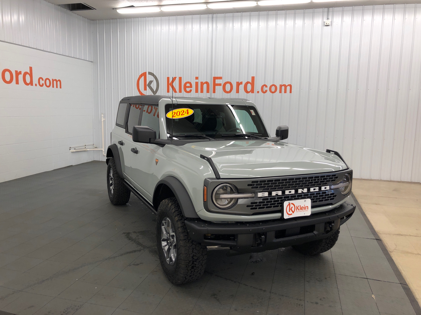 2024 Ford Bronco Badlands 1