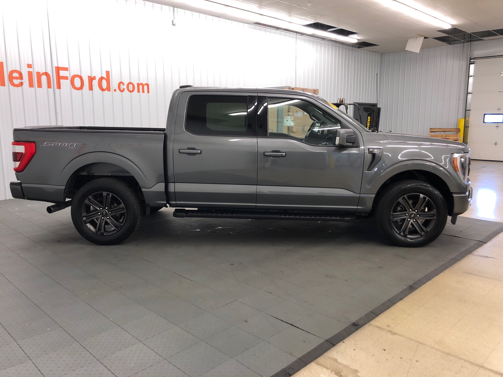 2022 Ford F-150 Lariat 12