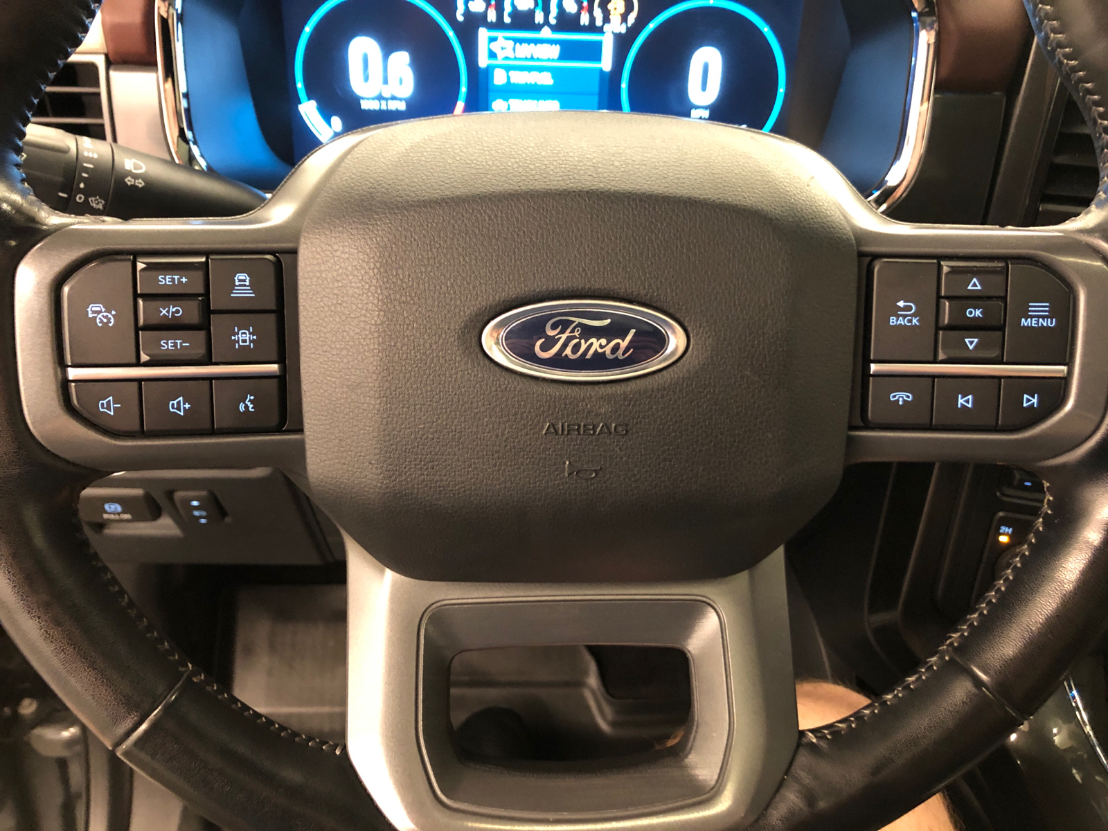 2022 Ford F-150 Lariat 19