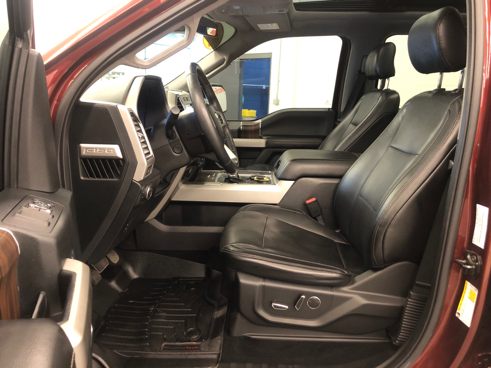 2016 Ford F-150 Lariat 30