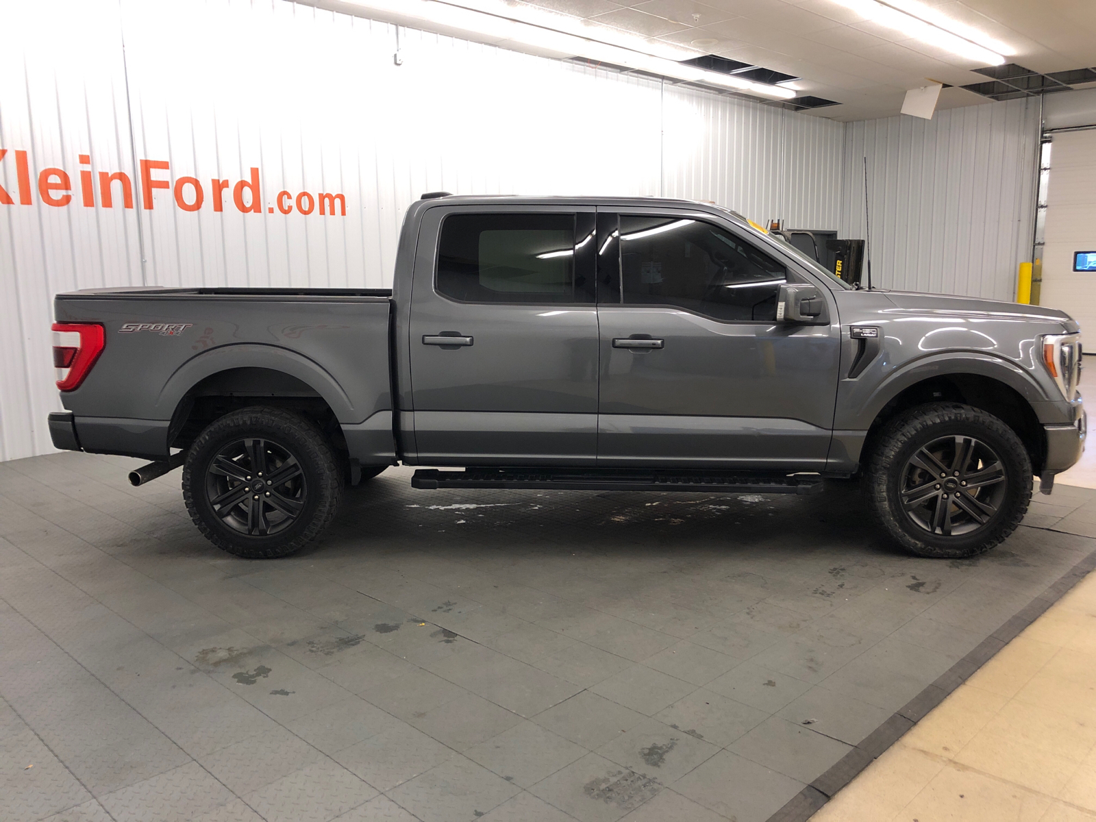 2022 Ford F-150 Lariat 12