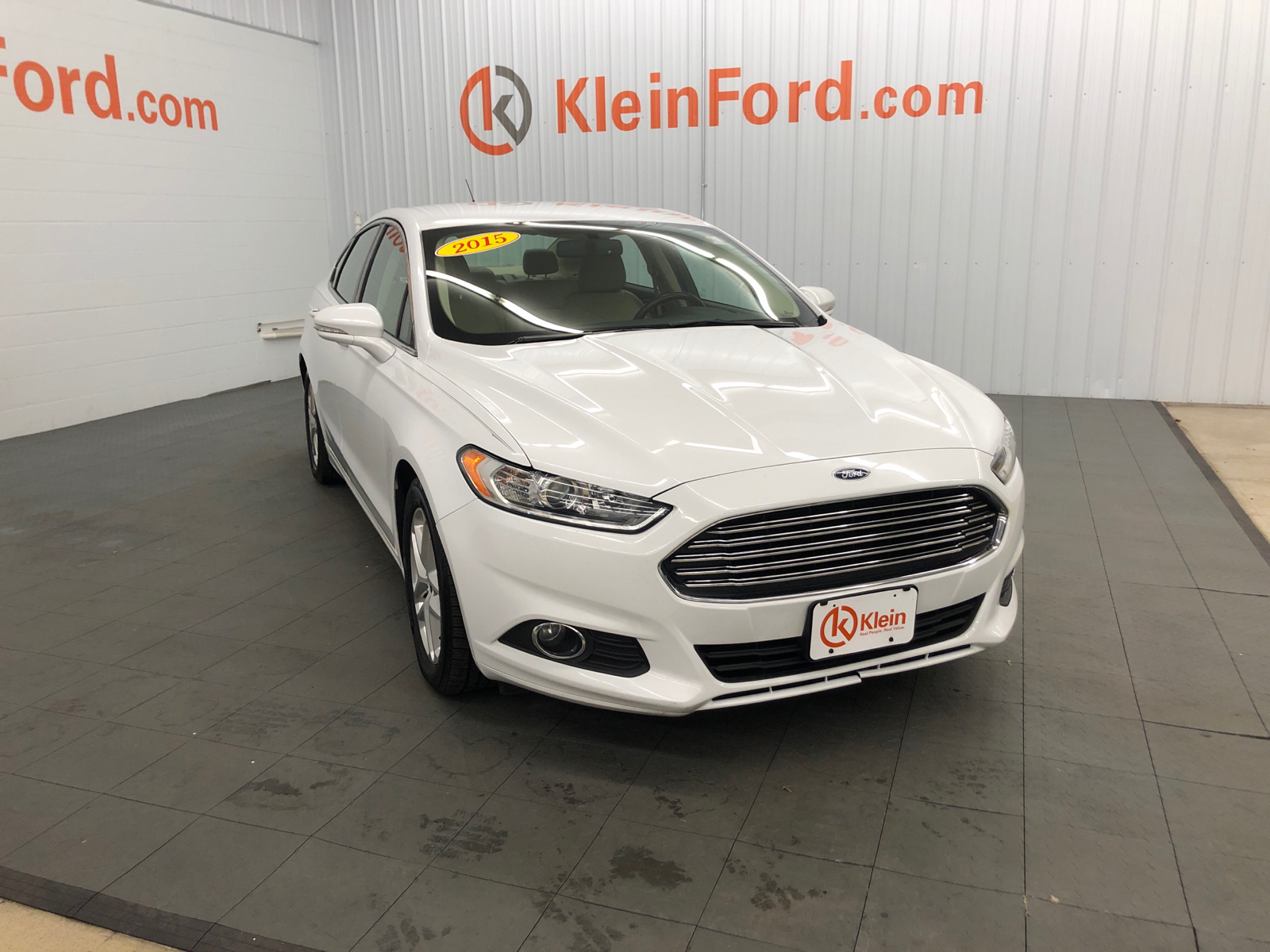 2015 Ford Fusion SE 1