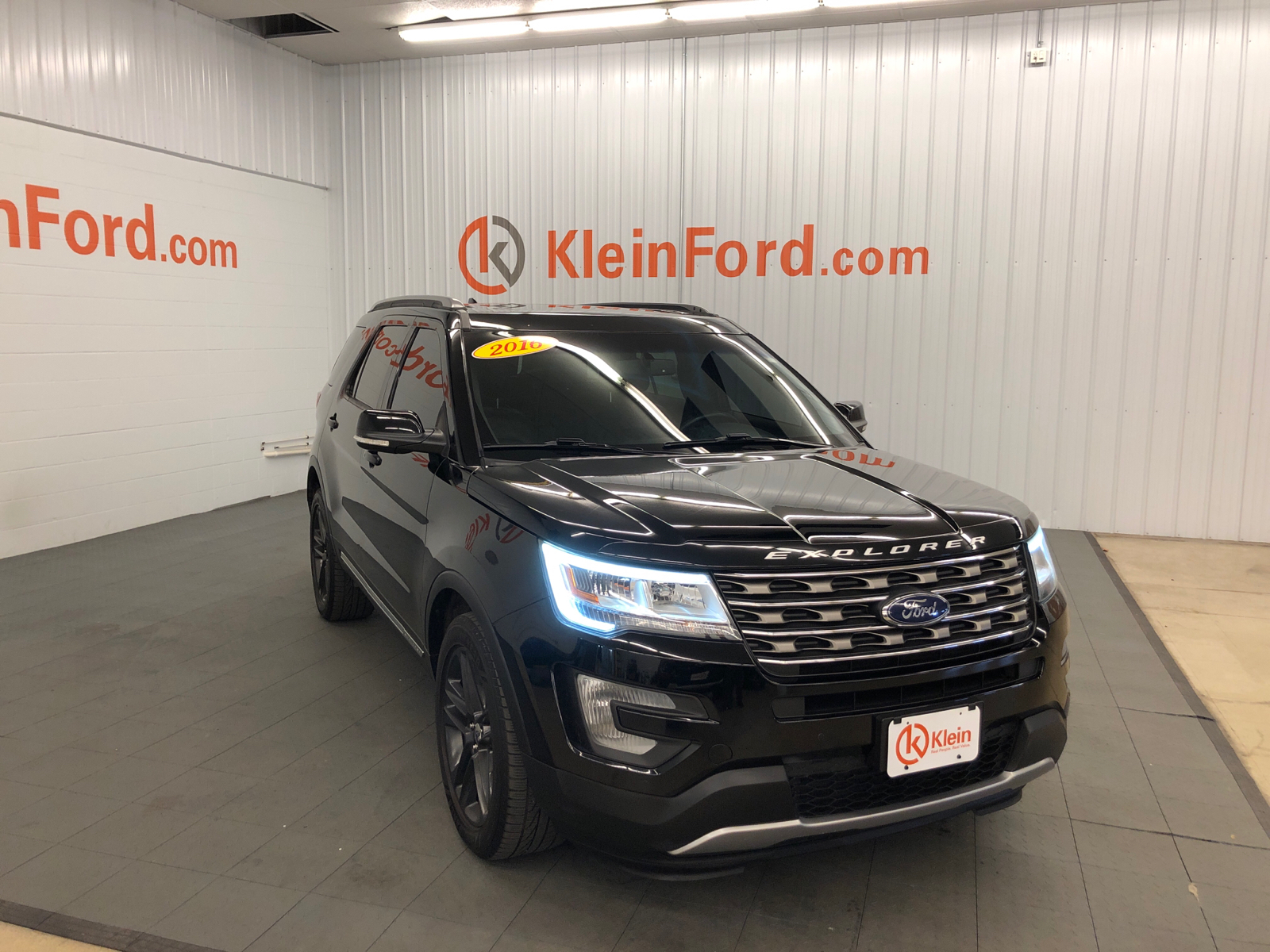 2016 Ford Explorer XLT 1